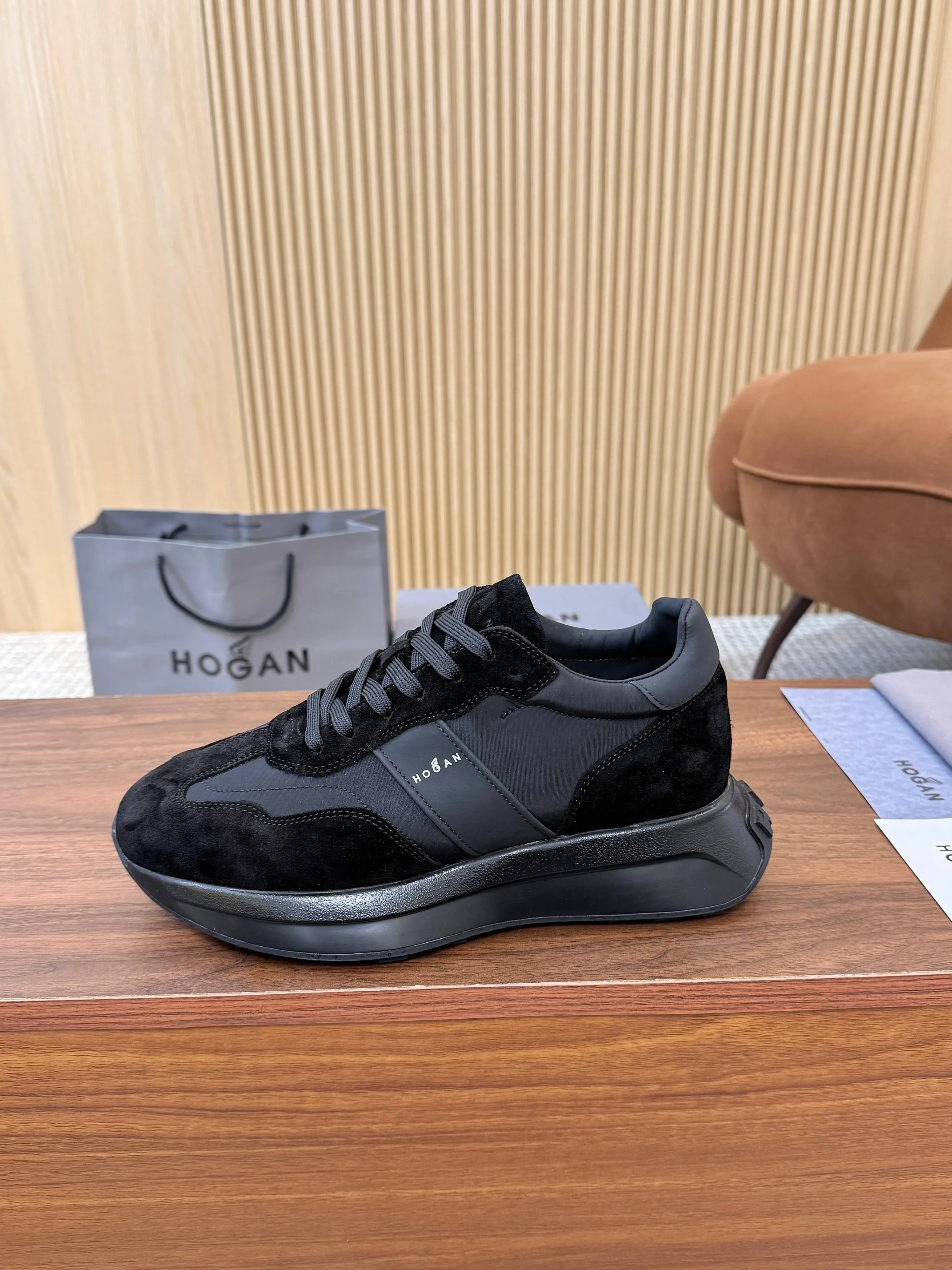 Кроссовки Женские Hogan 18877079