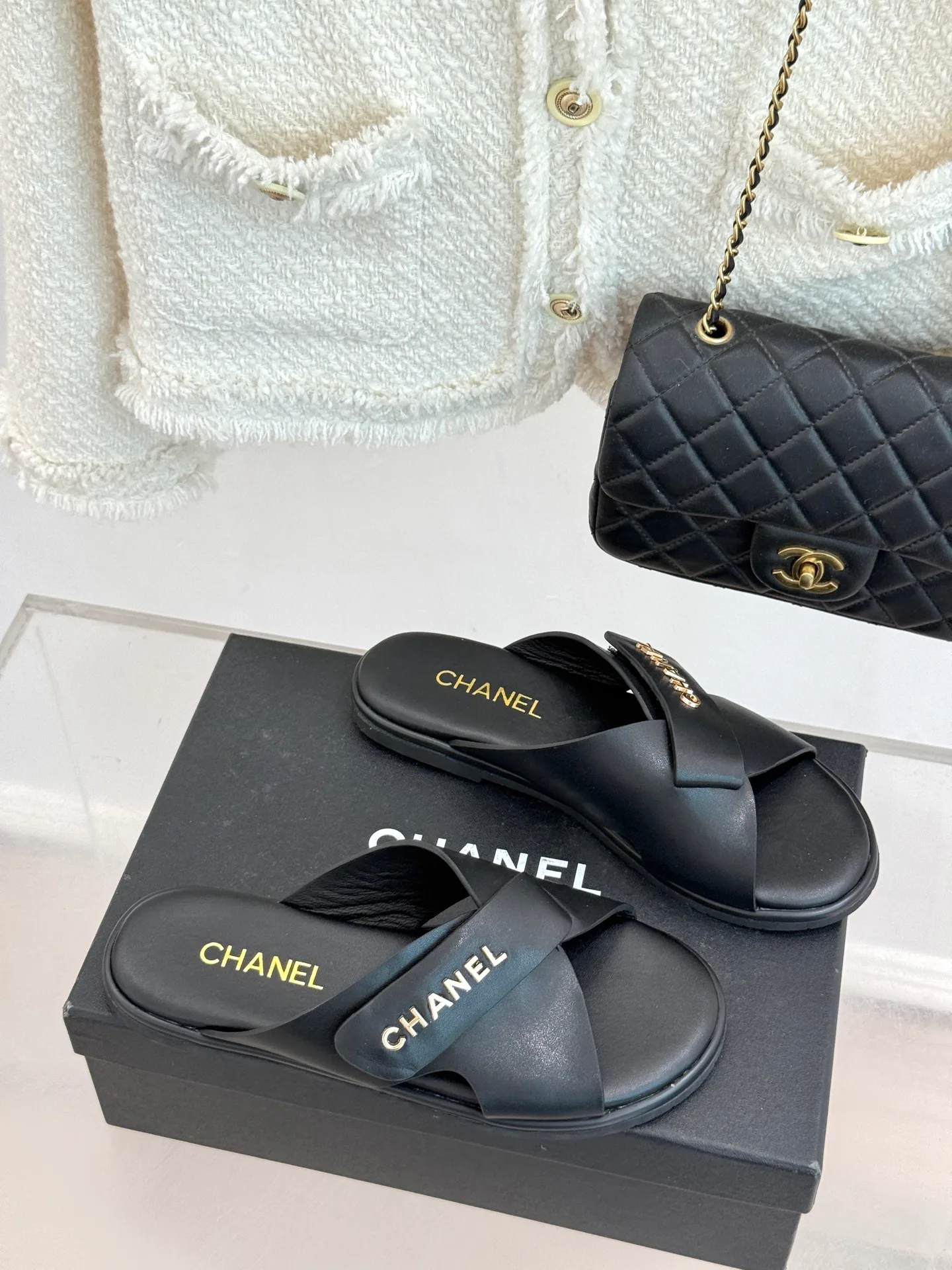 Шлепанцы Женские Chanel 12330965