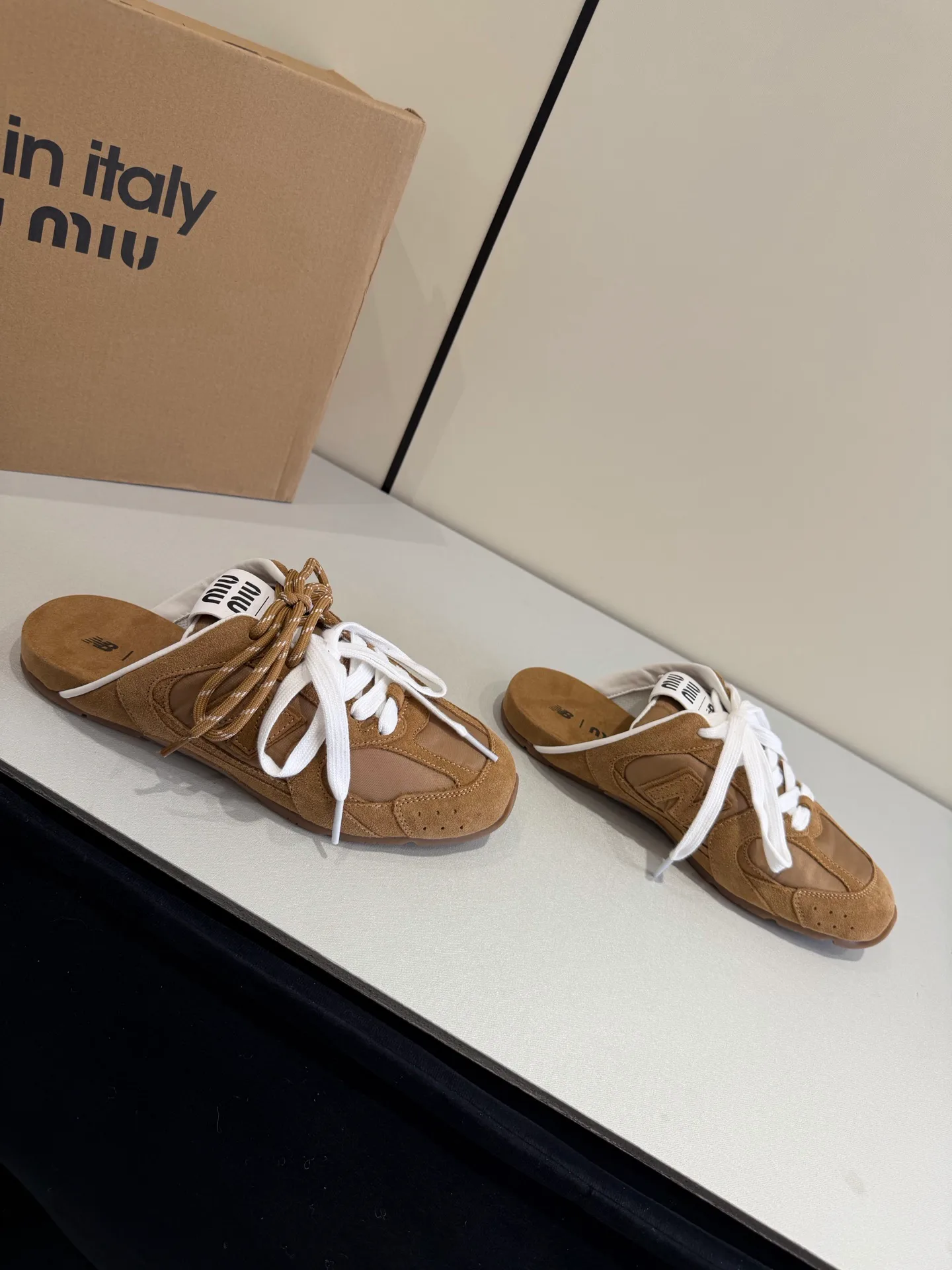 Кроссовки Женские Miu Miu 17977138