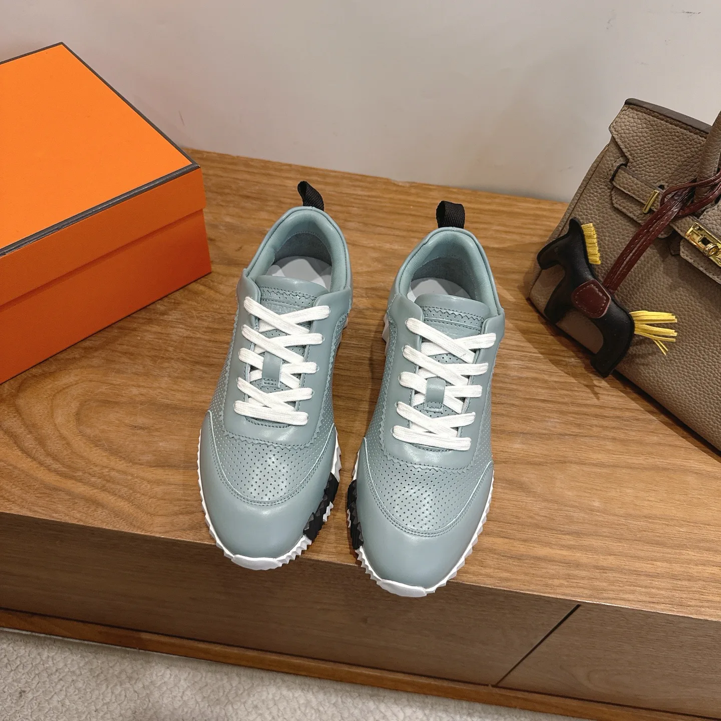 Кроссовки Женские Hermes 17414537