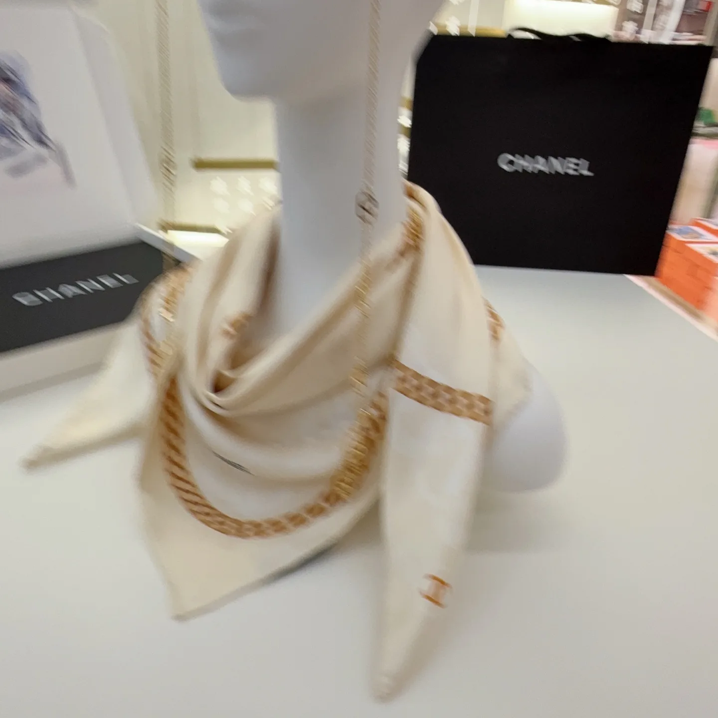 Платки Chanel 14543733
