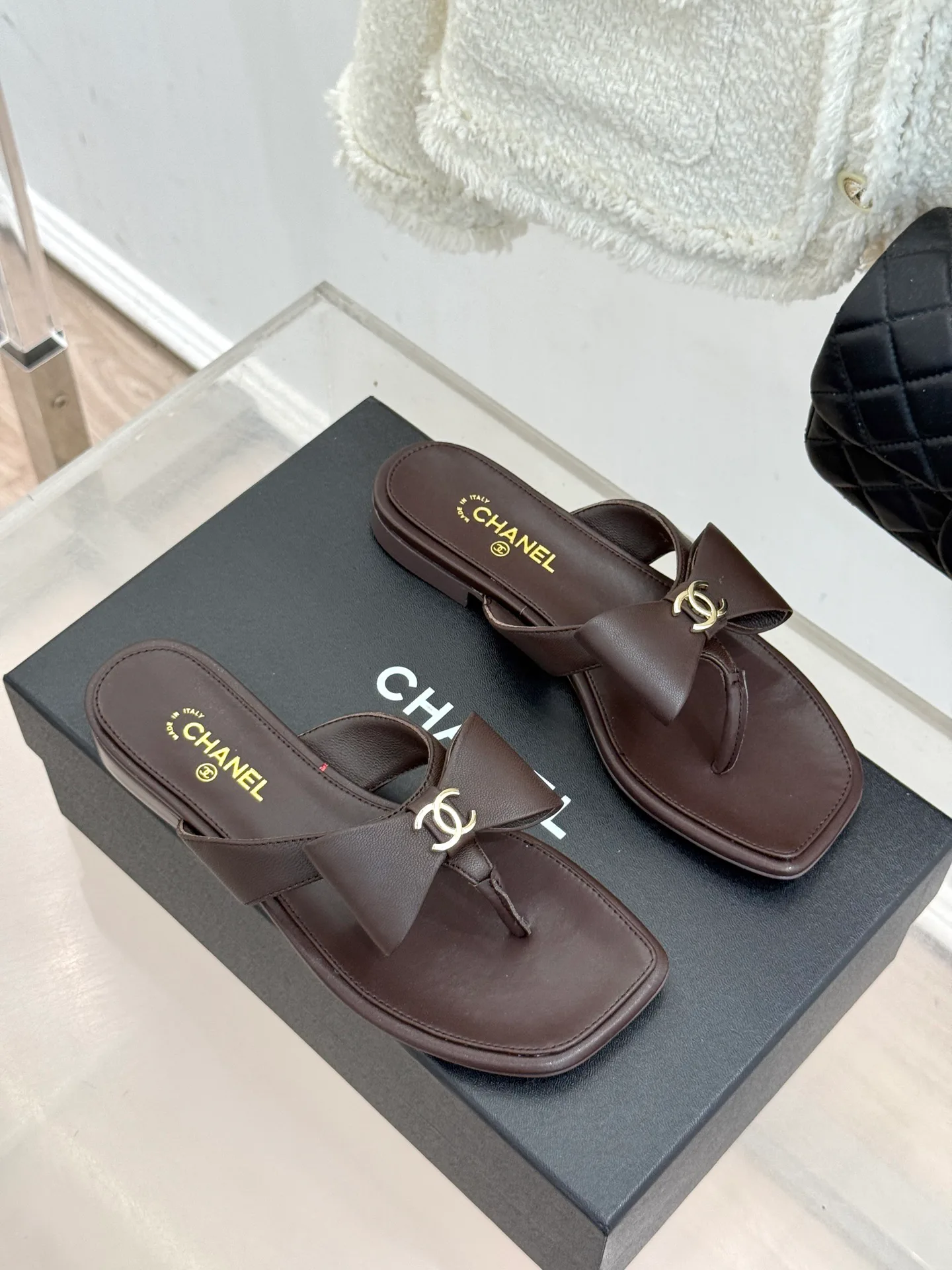 Шлепанцы Женские Chanel 16965744
