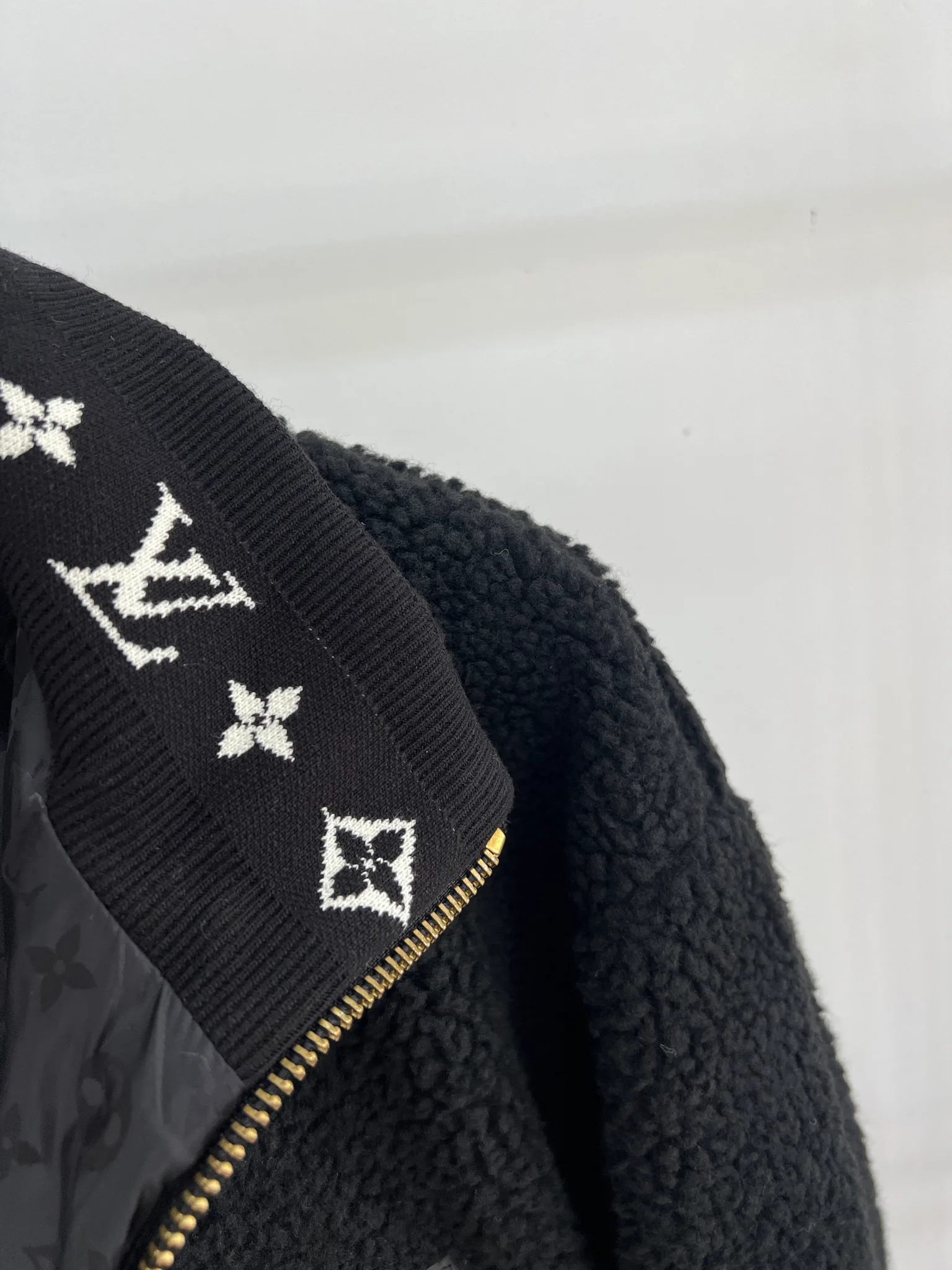 Куртки И Пуховики Женские Louis Vuitton 259793