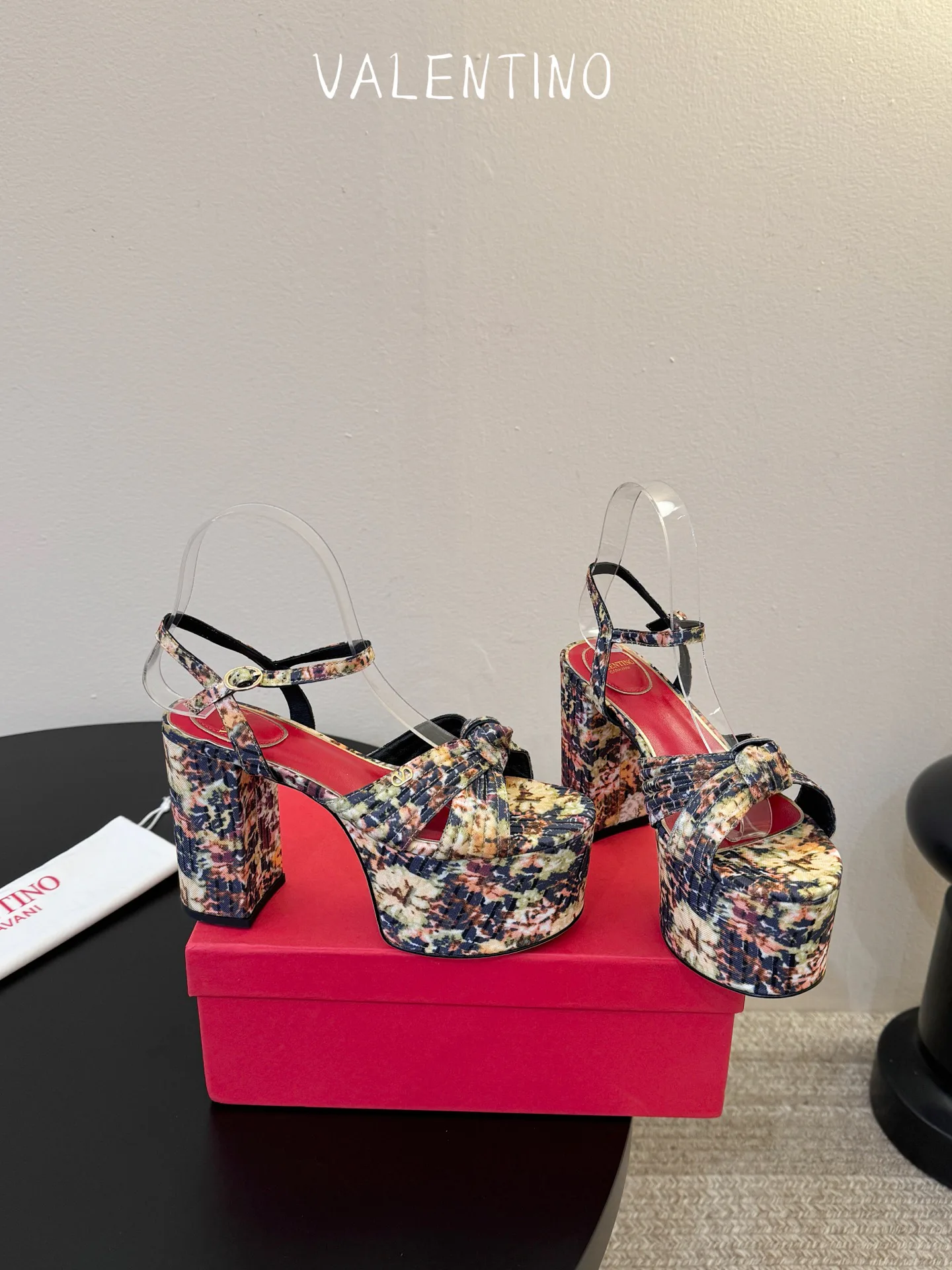 Босоножки Женские Valentino 17396960