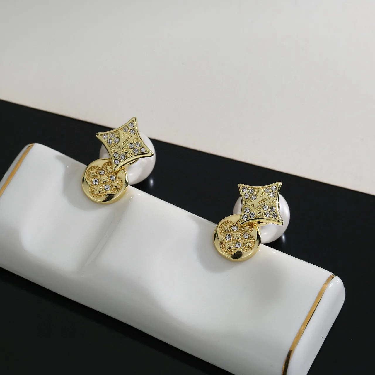 Бижутерия Louis Vuitton 474863