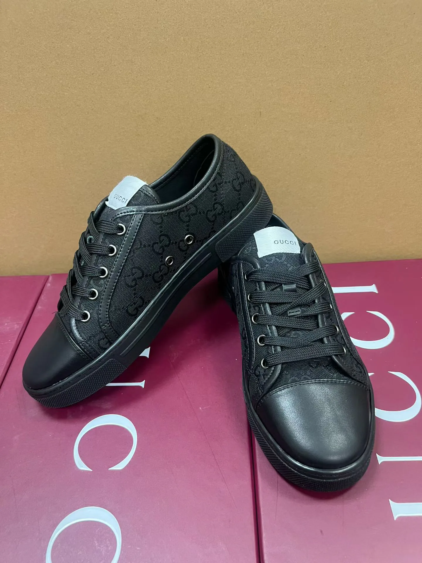 Кроссовки Женские Gucci 11517902