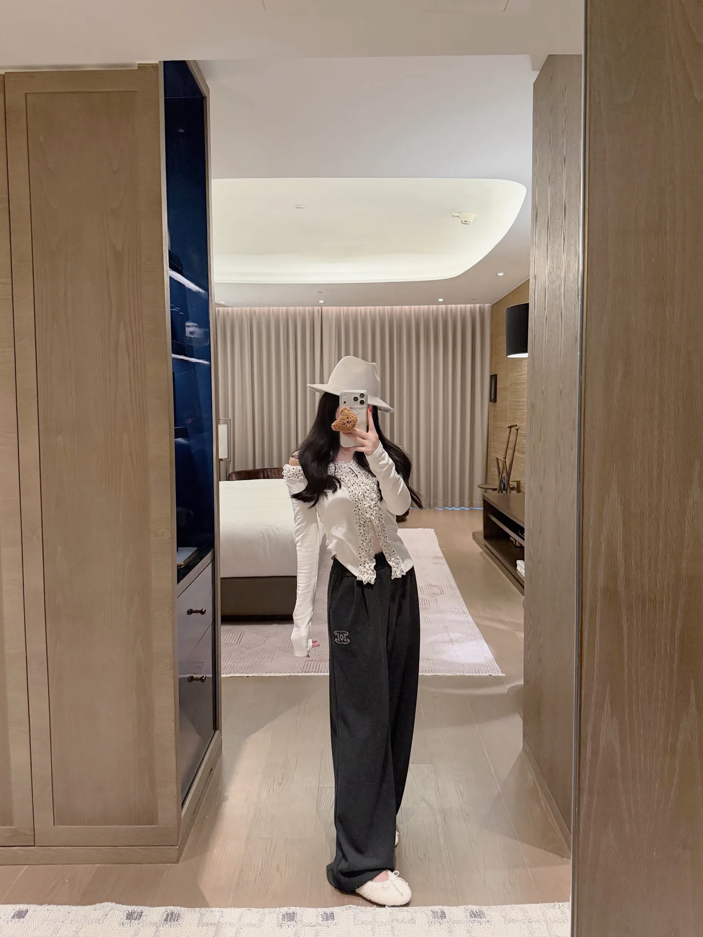 Брюки Женские Chanel 19056029