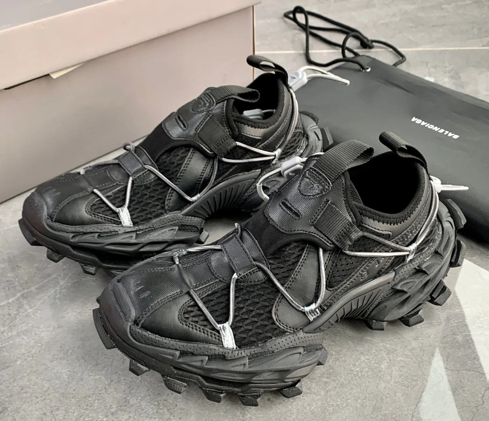 Кроссовки Женские Balenciaga 2035