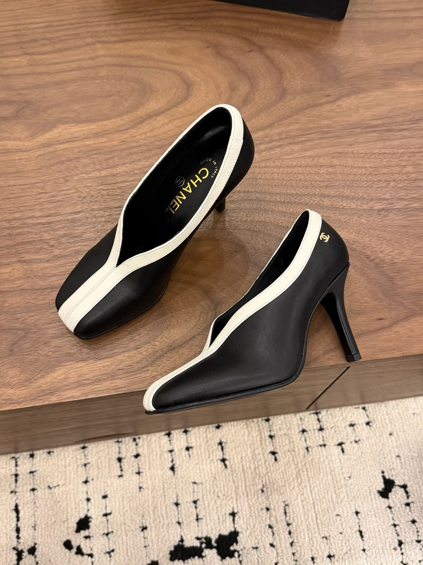 Туфли Женские Chanel 18275686