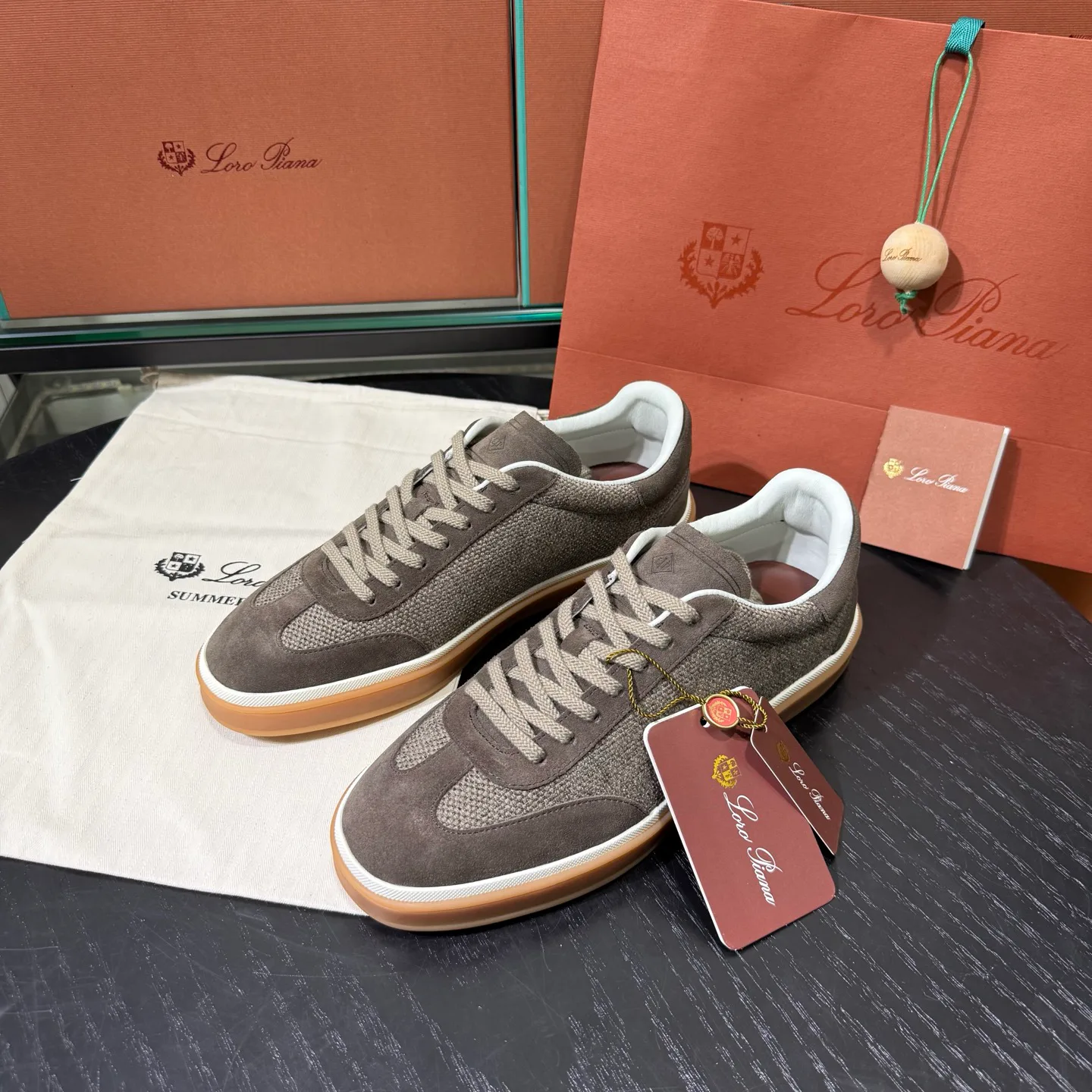 Кроссовки Женские Loro Piana 17955594