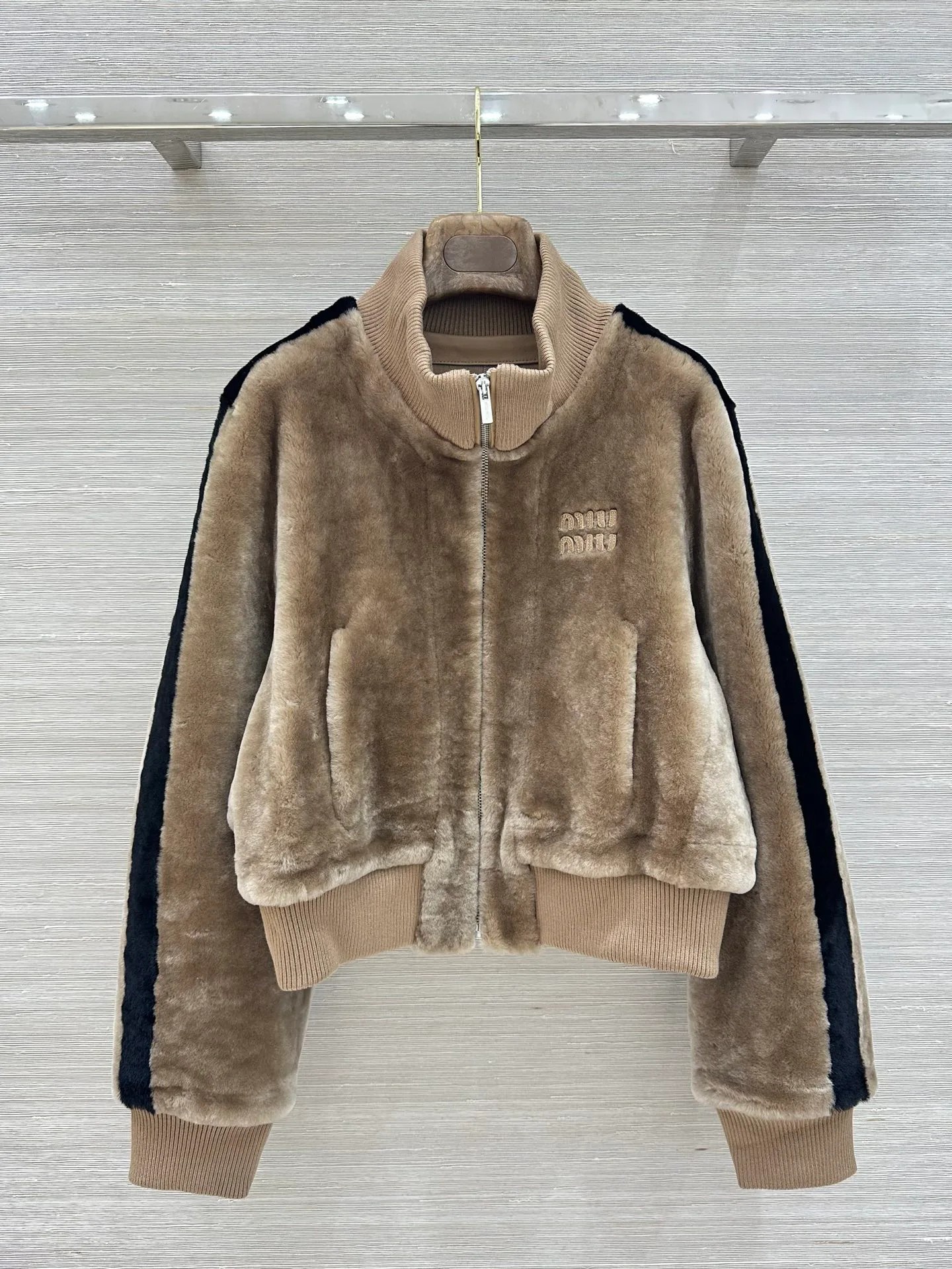Кожаные Куртки И Дублёнки Женские Miu Miu 18503506