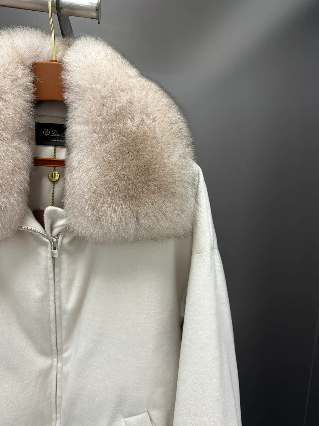 Куртки И Пуховики Женские Loro Piana 18702447