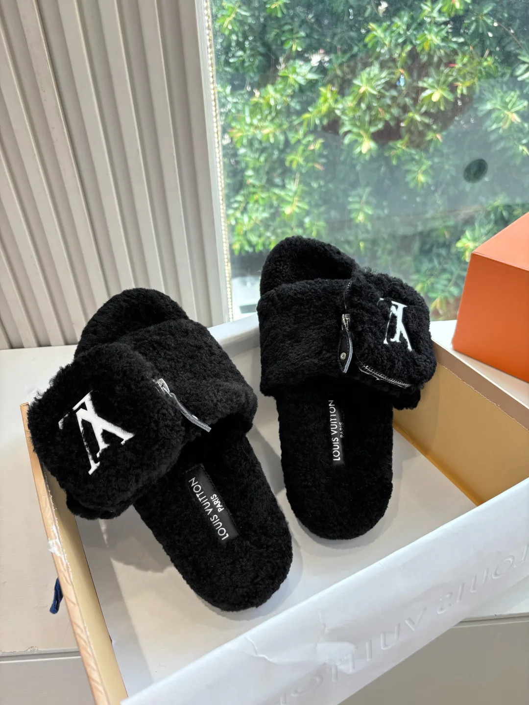 Тапочки Женские Louis Vuitton 53863