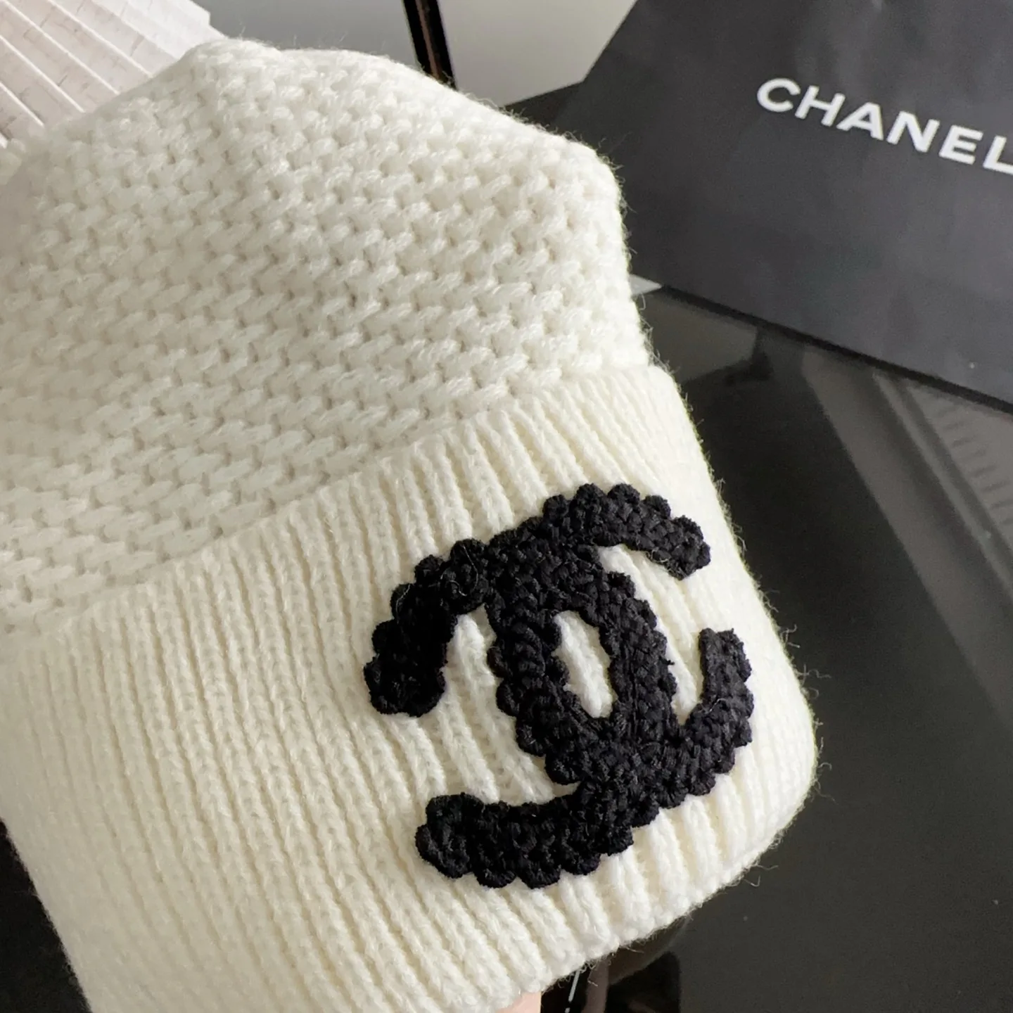 Головные Уборы Chanel 18105669