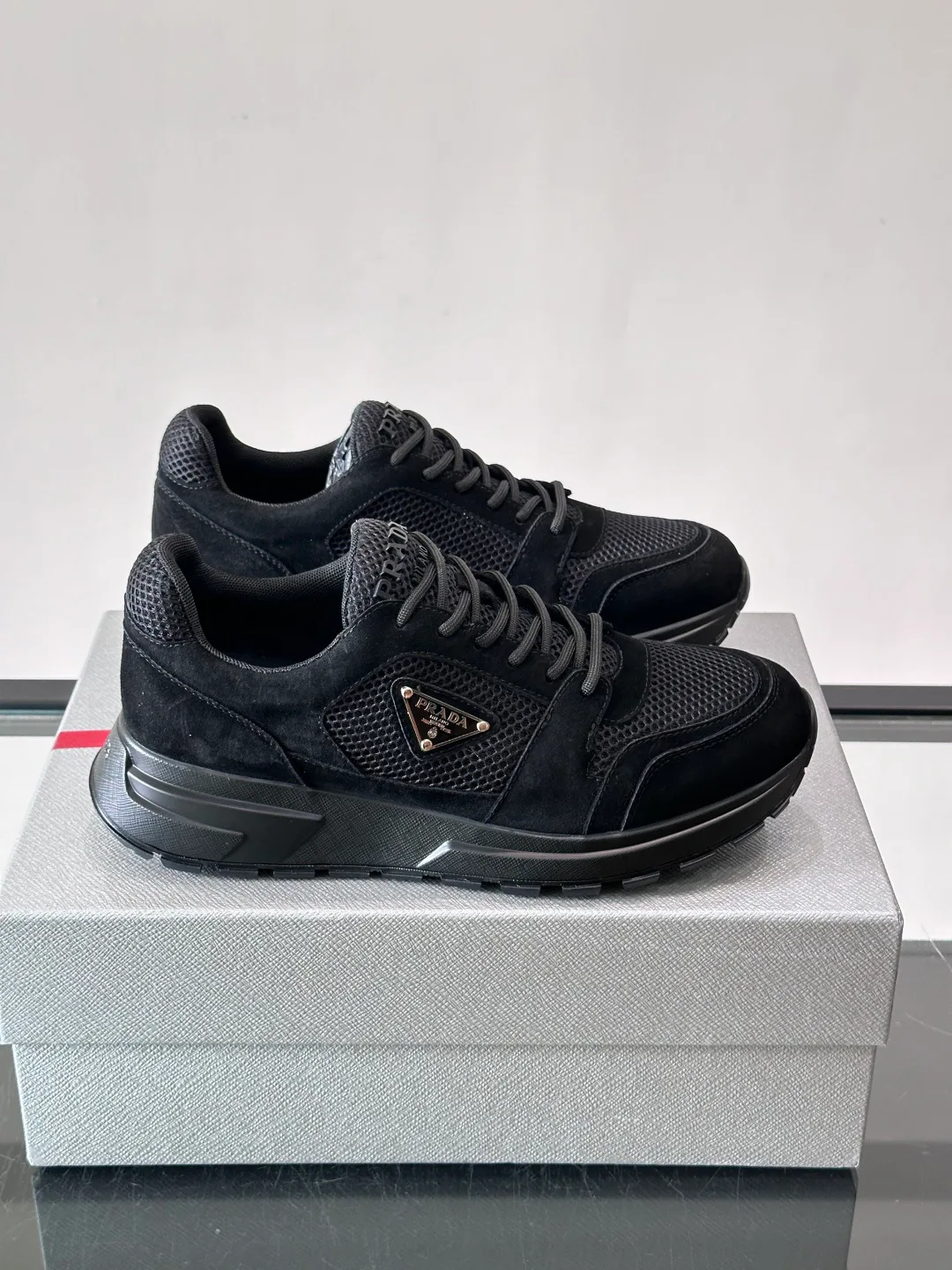 Кроссовки Мужские Prada 18102650