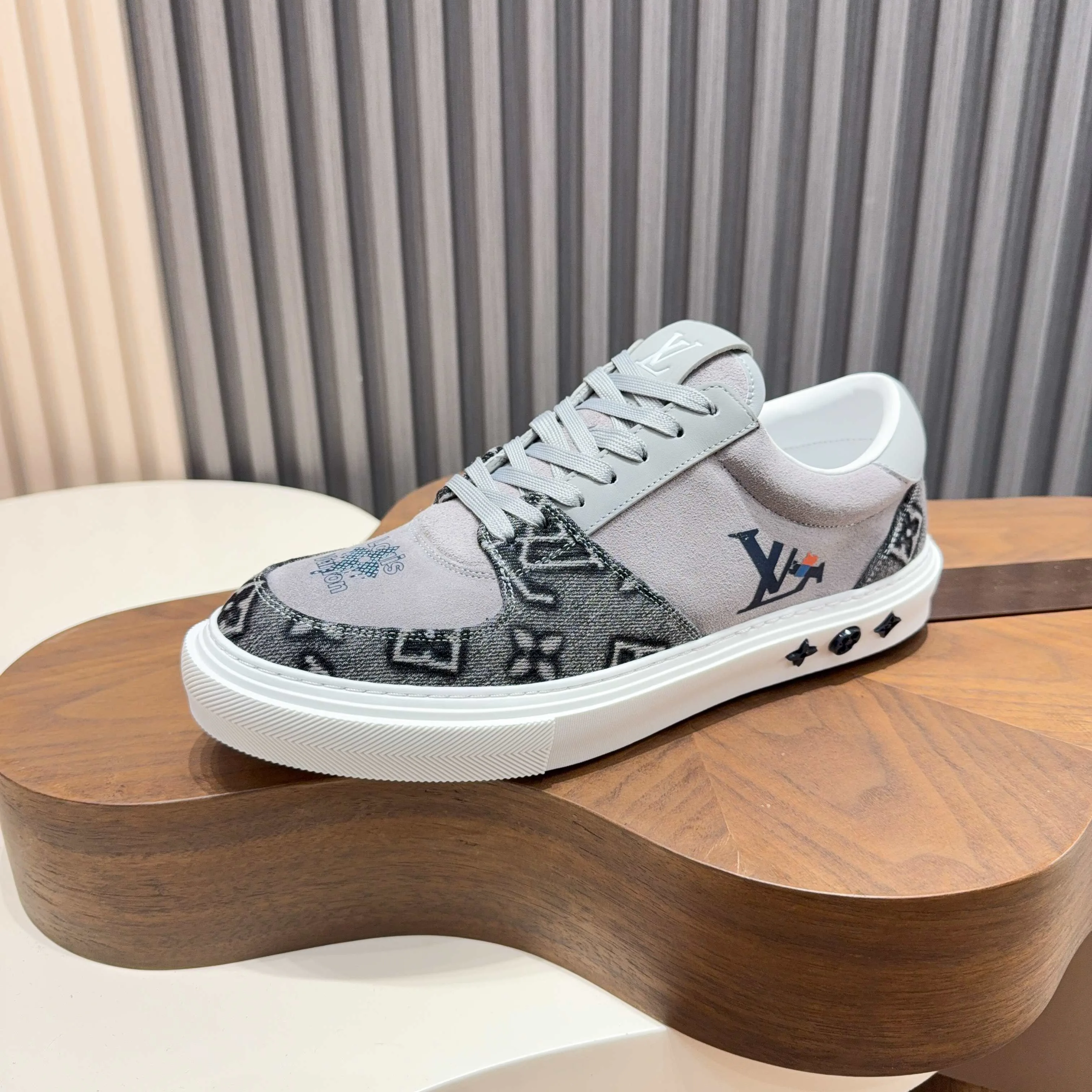 Кроссовки Мужские Louis Vuitton 17921397