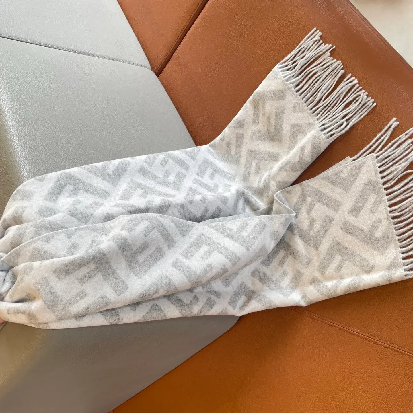 Шарфы Fendi 8876