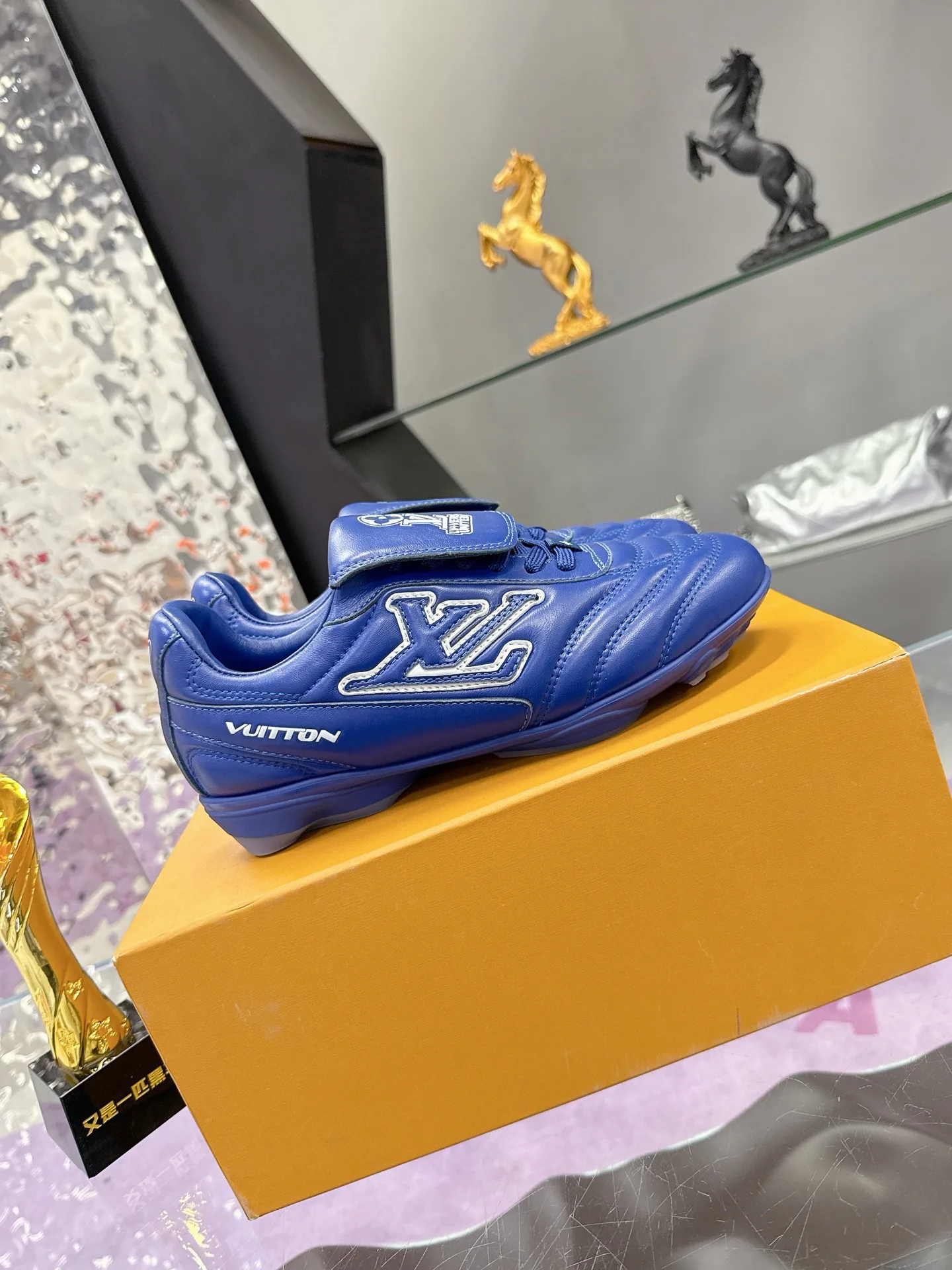 Кроссовки Женские Louis Vuitton 155179