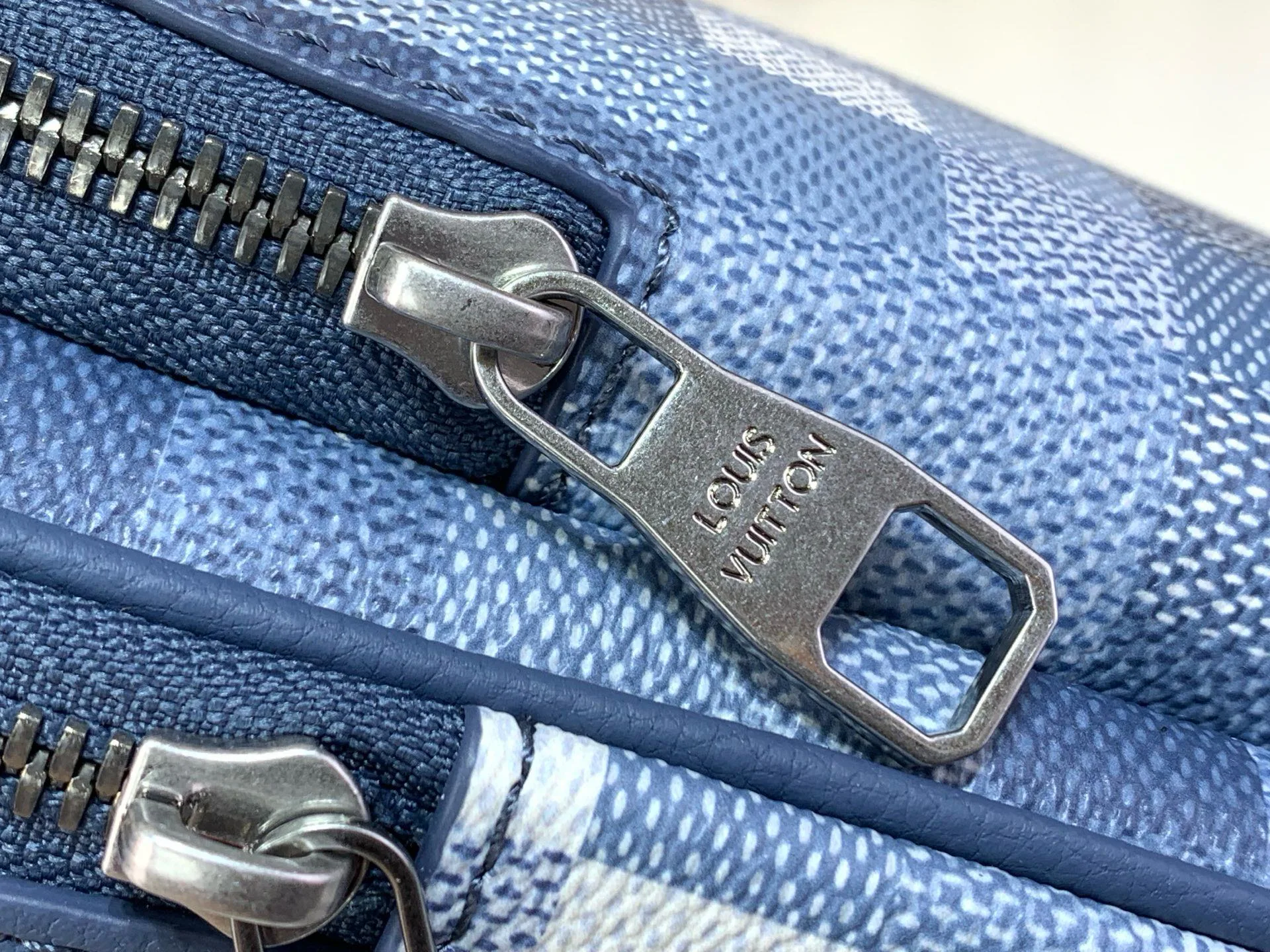 Поясные Сумки Мужские Louis Vuitton 15090772