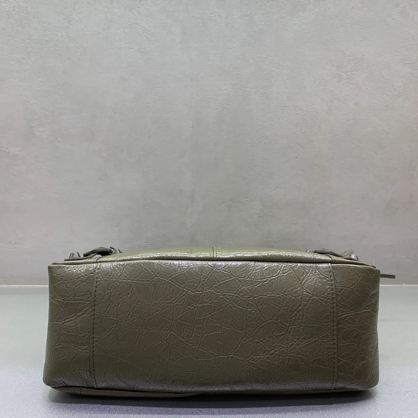 Сумки На Ремне Женские Balenciaga 17419146