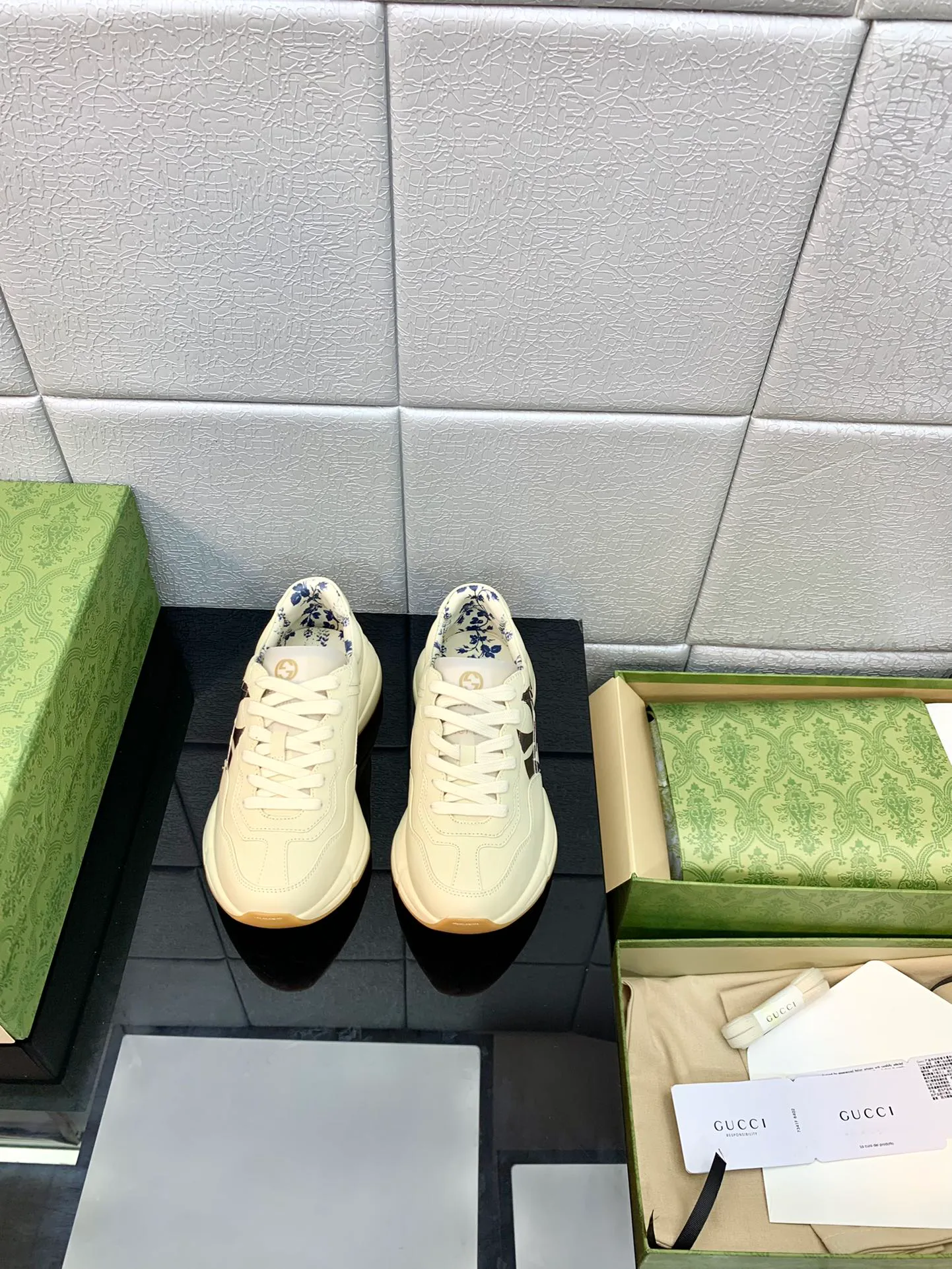 Кроссовки Женские Gucci 13080124