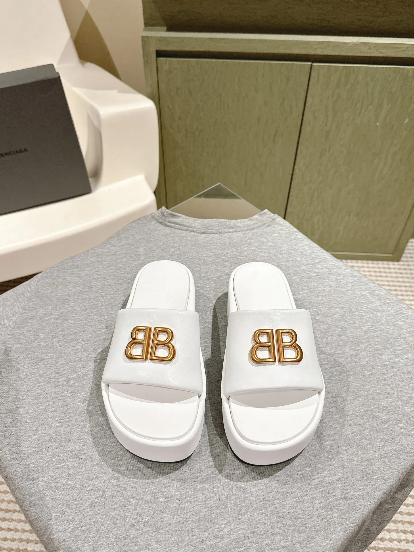 Шлепанцы Женские Balenciaga 35277