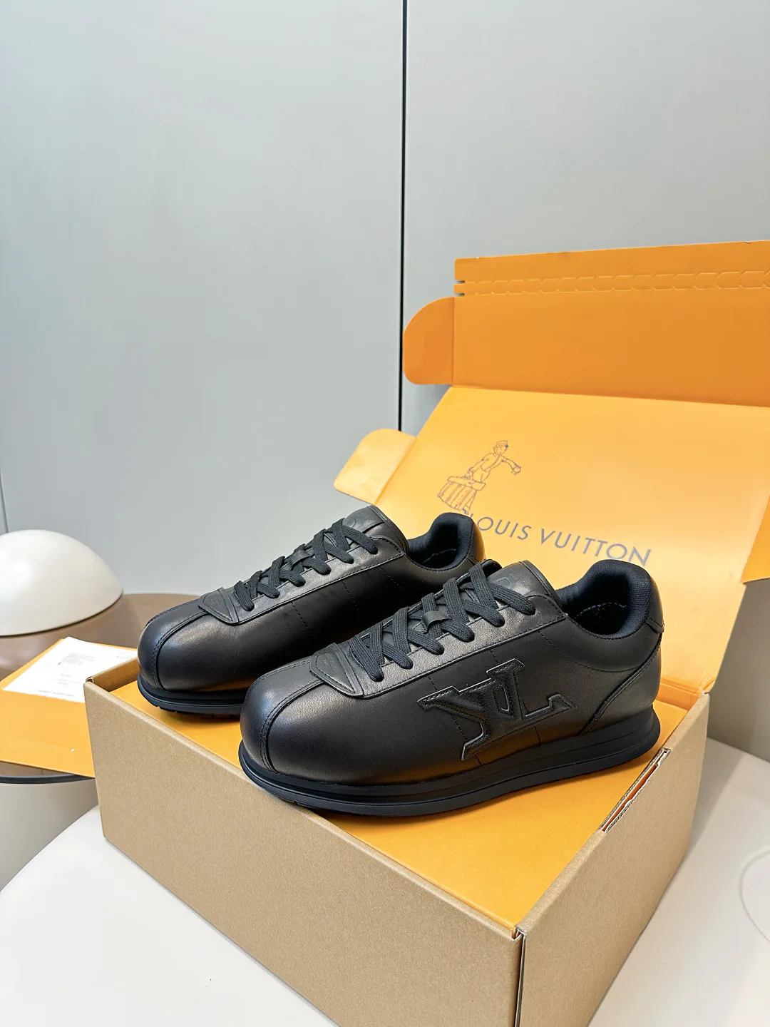 Кроссовки Женские Louis Vuitton 4948543