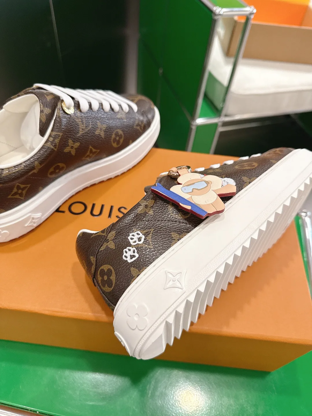 Кроссовки Женские Louis Vuitton 18677727
