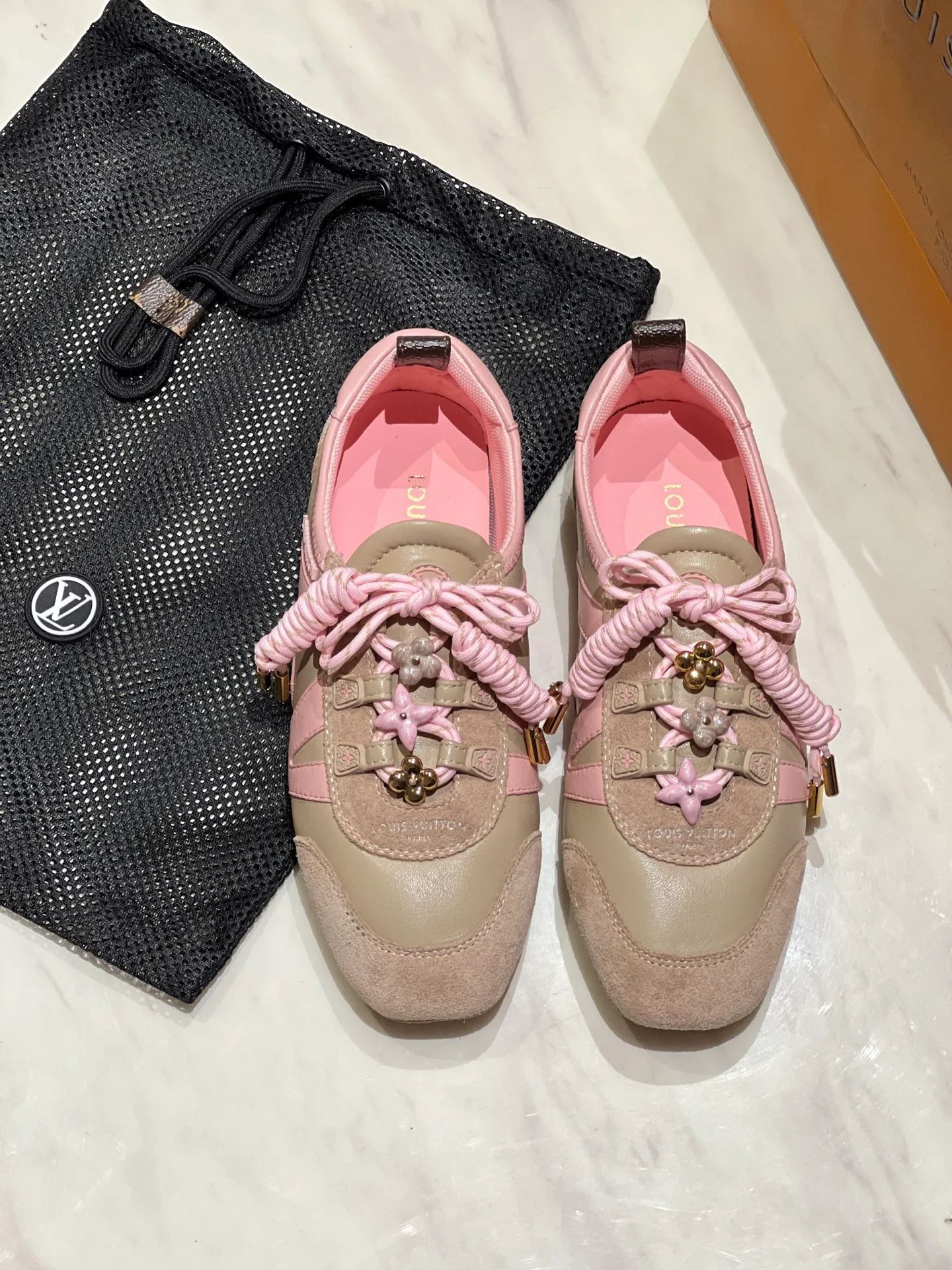 Кроссовки Женские Louis Vuitton 18194164