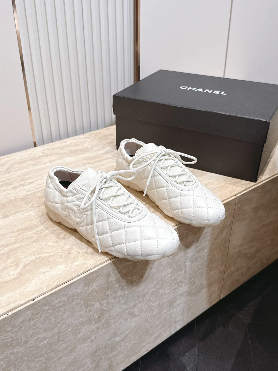 Кроссовки Женские Chanel 17947041