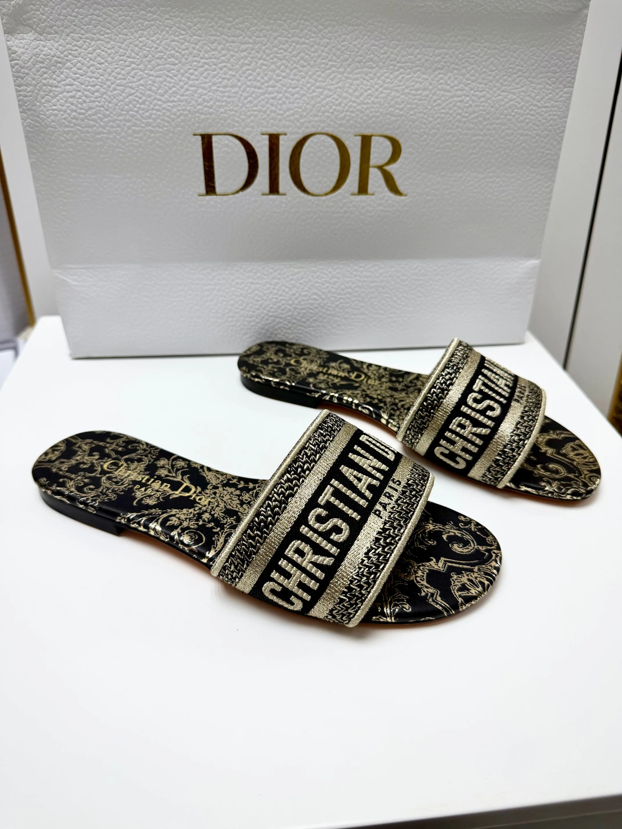 Тапочки Женские Christian Dior 12877368