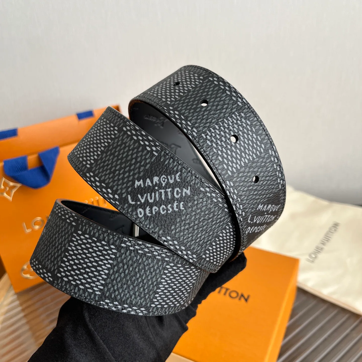 Ремни Louis Vuitton 10399072