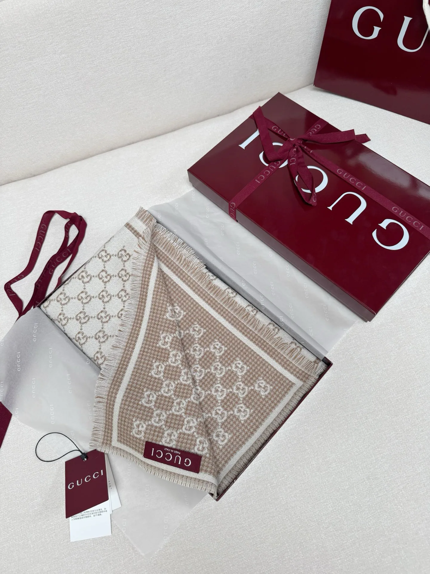 Шарфы Gucci 17992040
