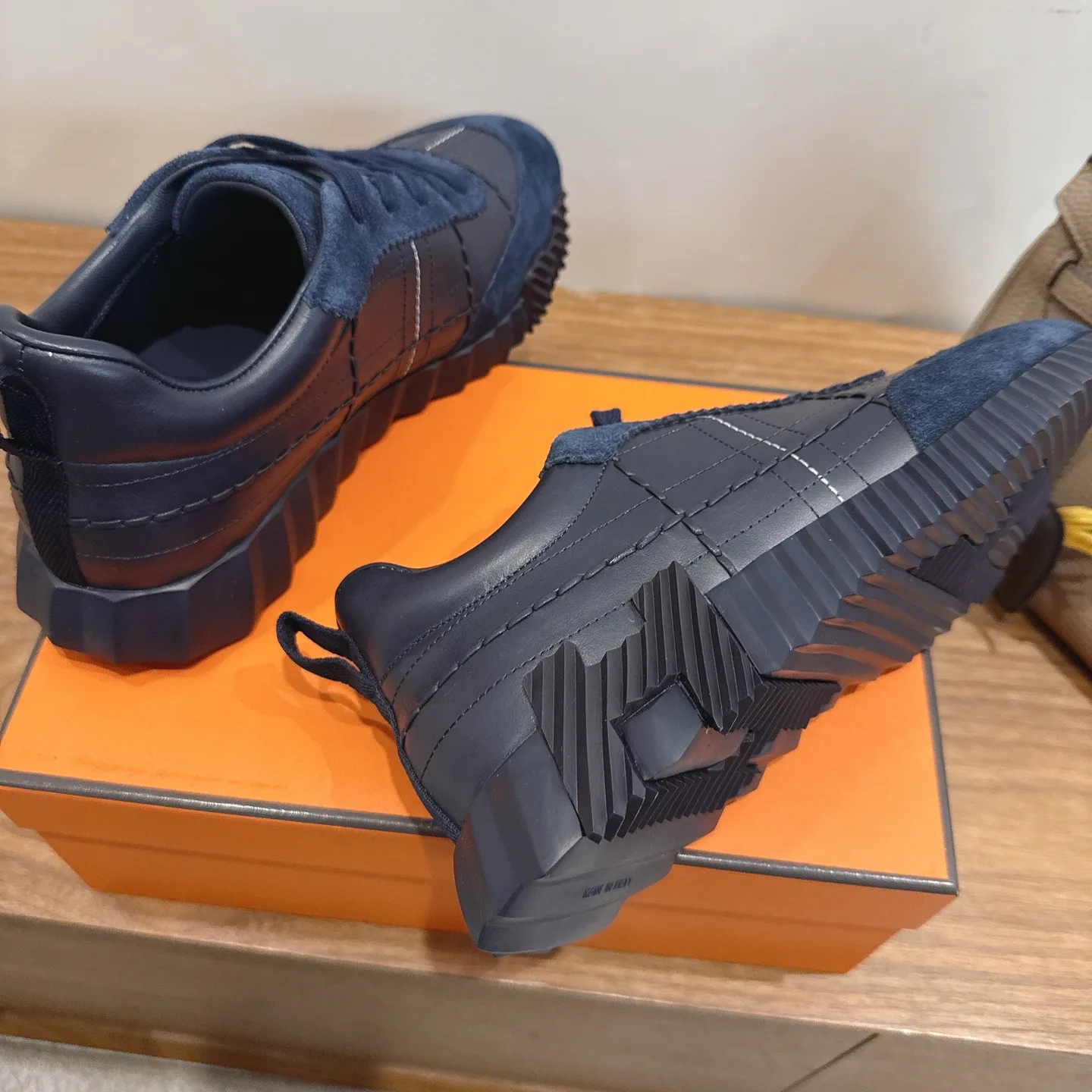 Кроссовки Женские Hermes 17414536