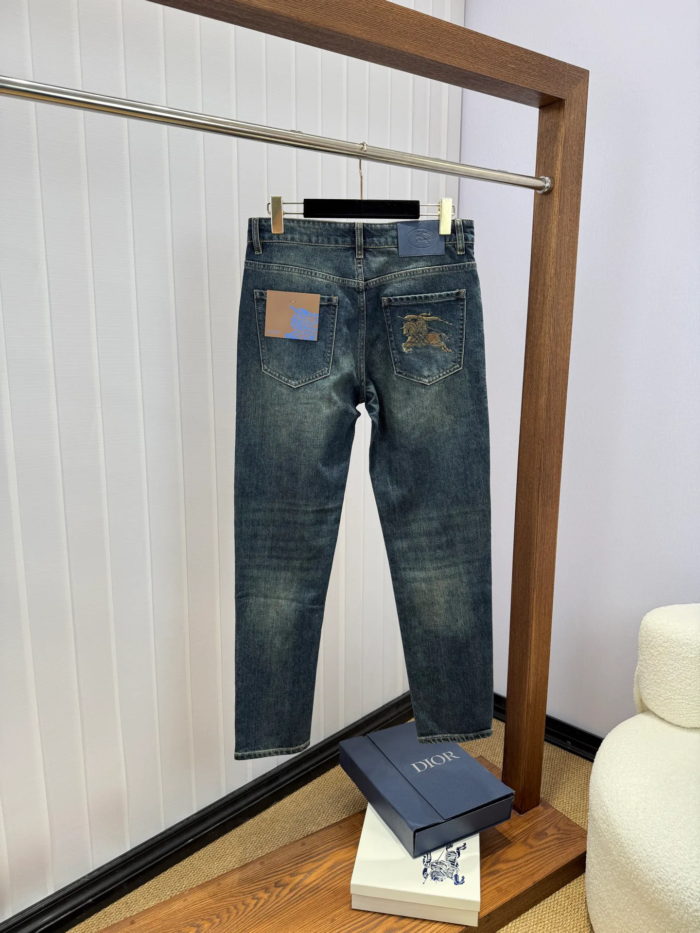 Джинсы Мужские Burberry 18029740