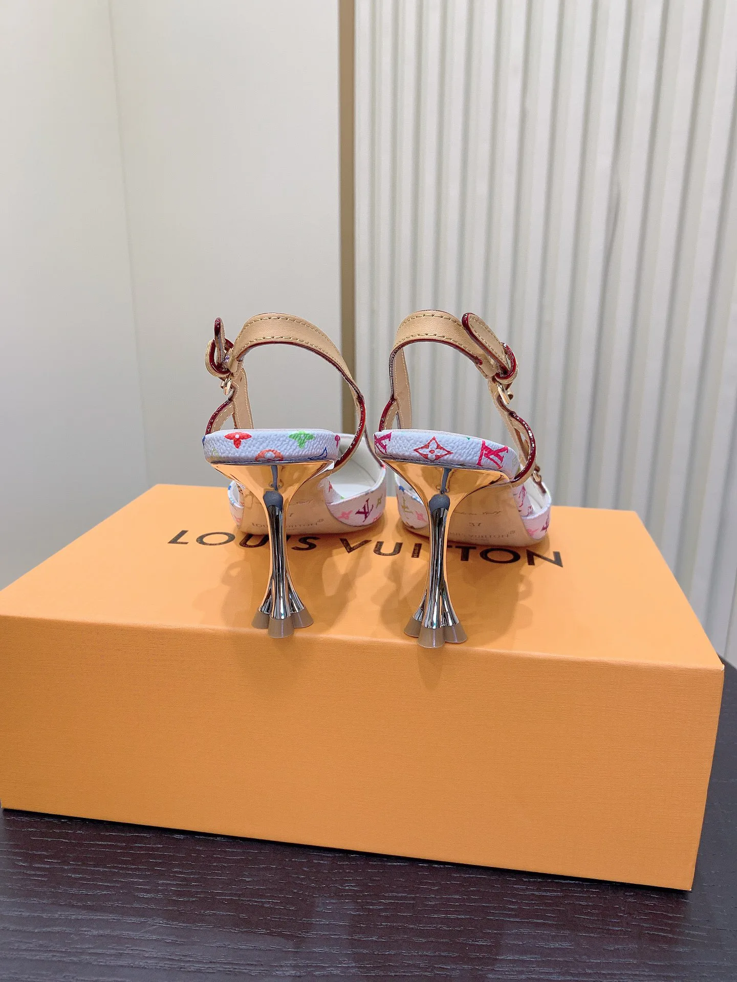 Туфли Женские Louis Vuitton 1834460