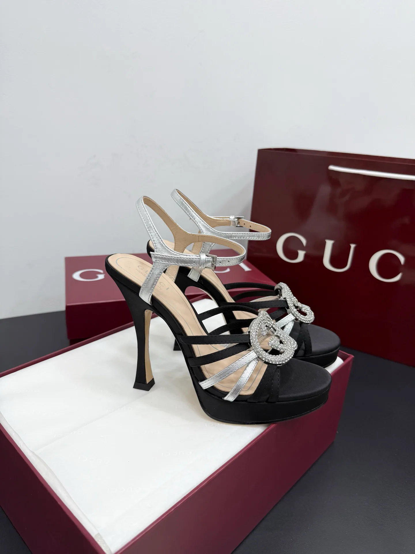 Босоножки Женские Gucci 457926