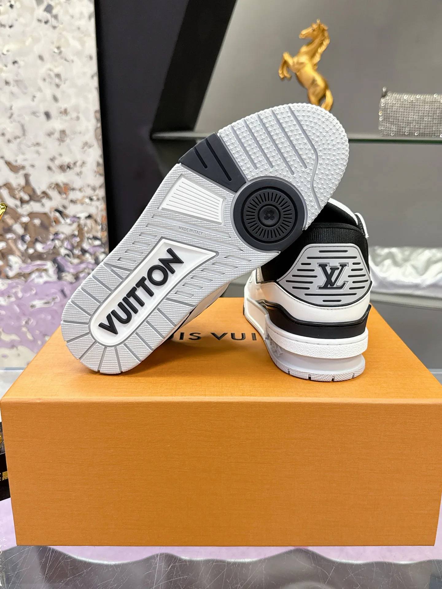 Кроссовки Мужские Louis Vuitton 840306