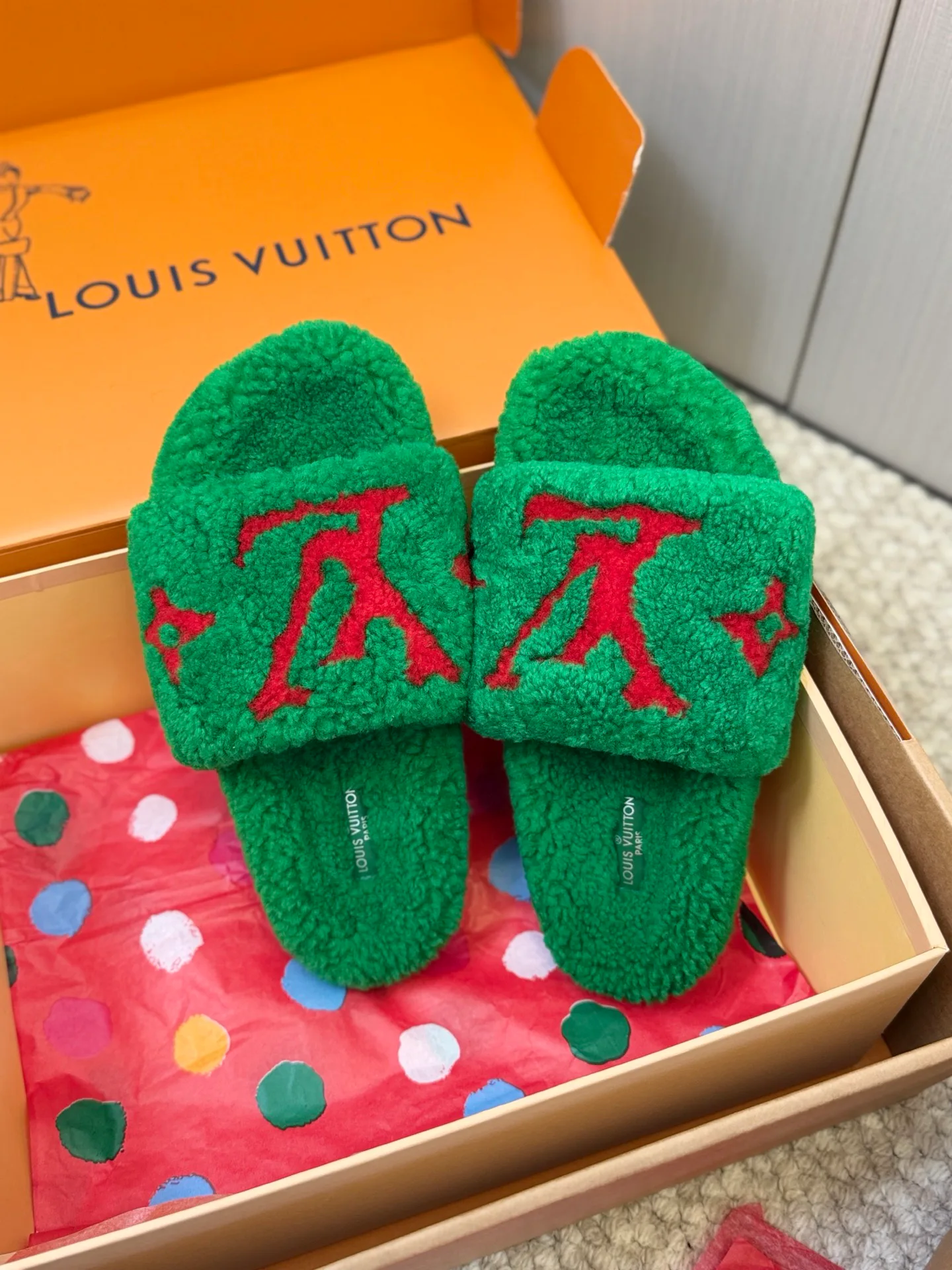 Тапочки Женские Louis Vuitton 19090530