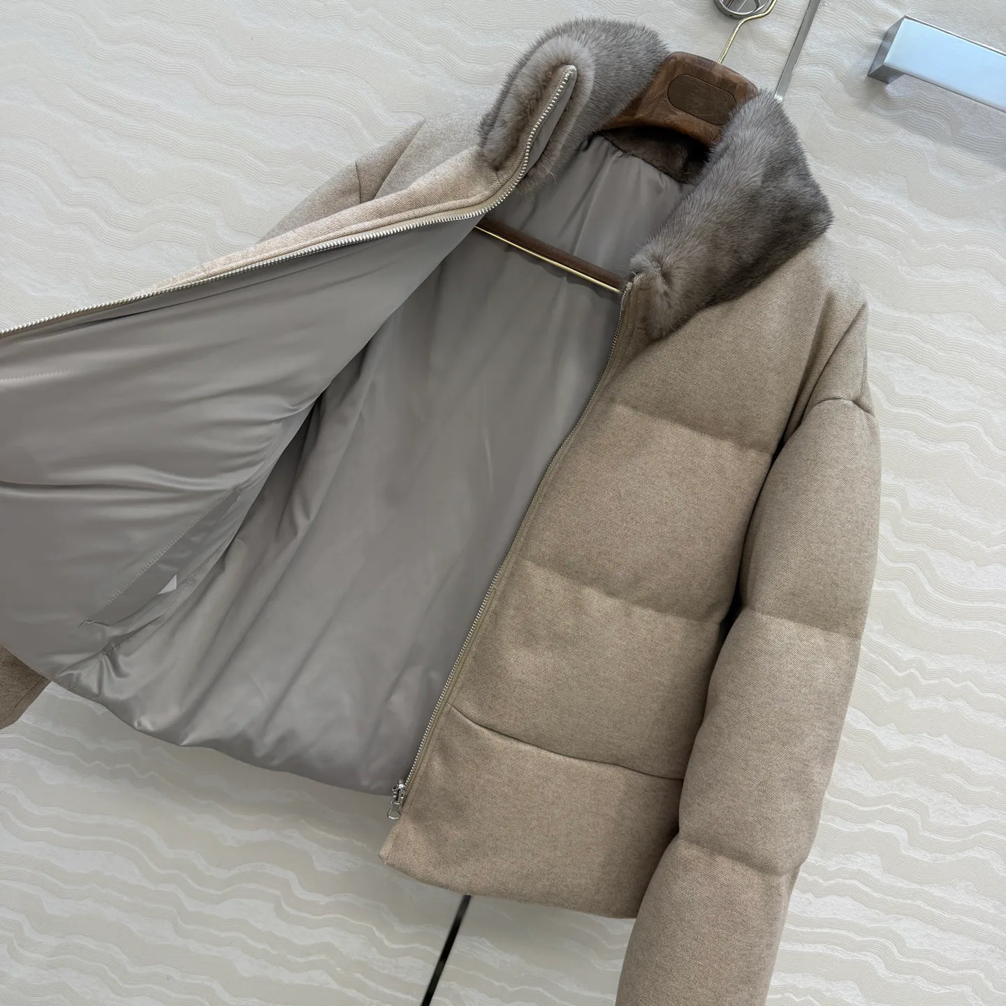 Куртки И Пуховики Женские Loro Piana 990595