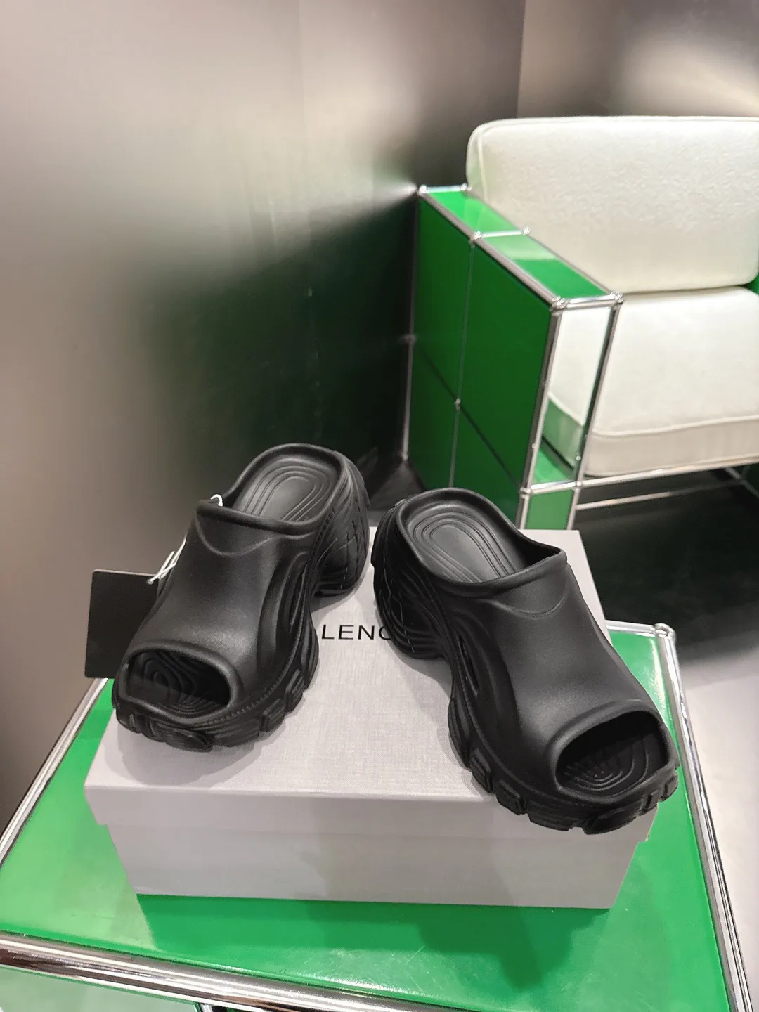 Шлепанцы Женские Balenciaga 13152759