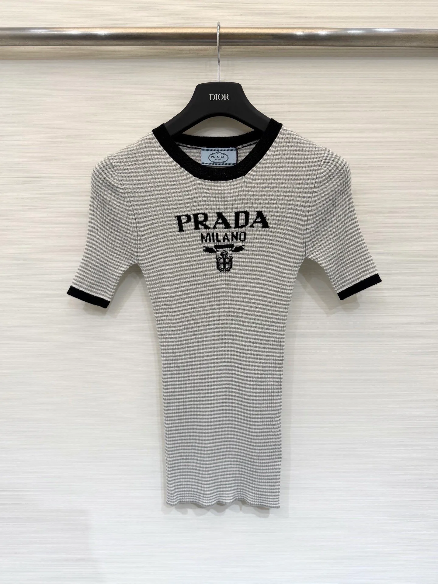 Футболки Женские Prada 13285379