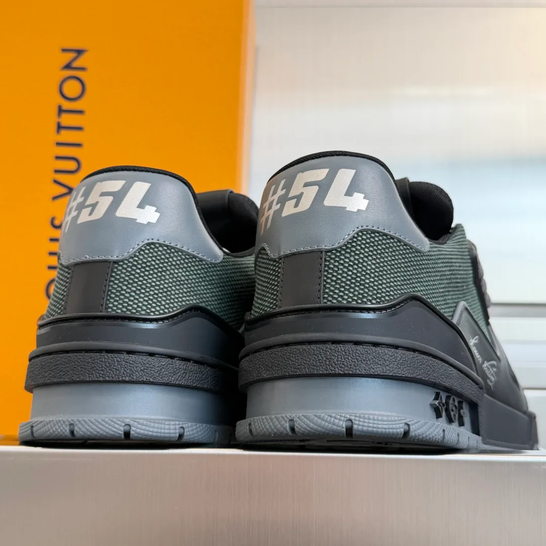 Кроссовки Мужские Louis Vuitton 10192683