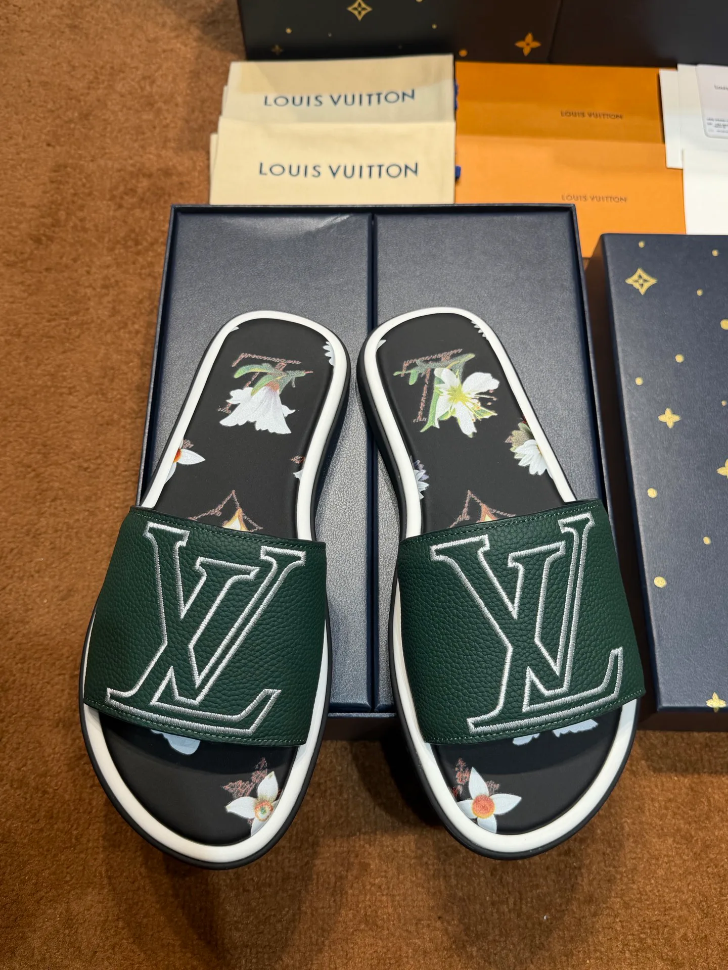 Шлепанцы Женские Louis Vuitton 17059506