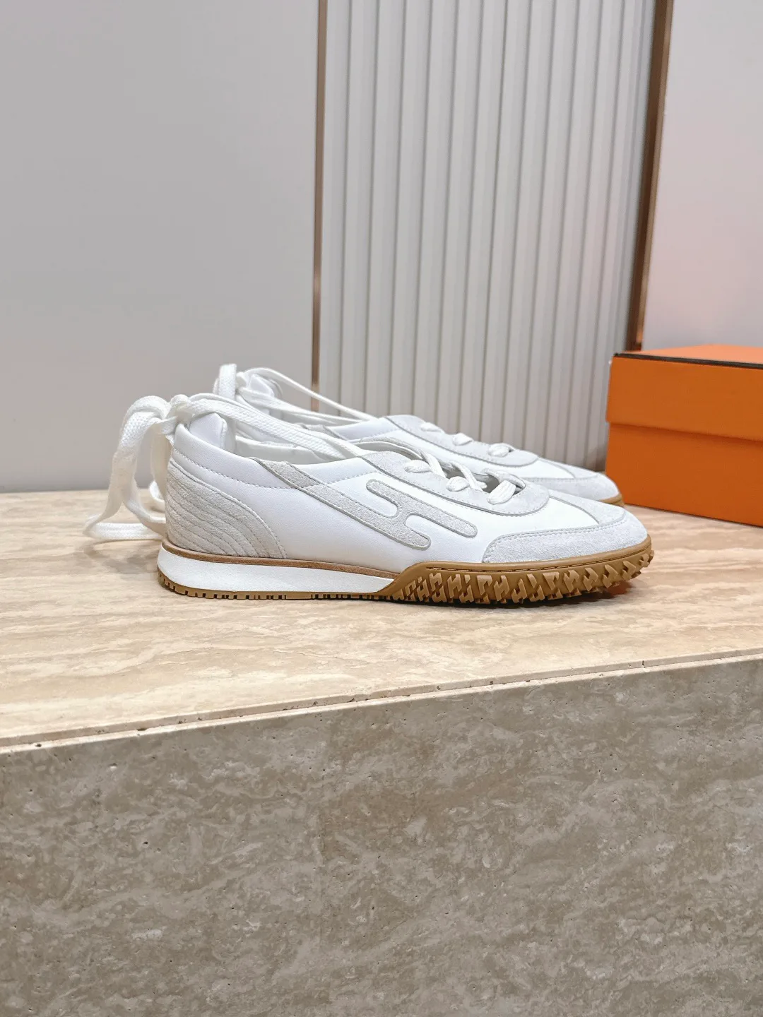 Кроссовки Женские Hermes 17490970