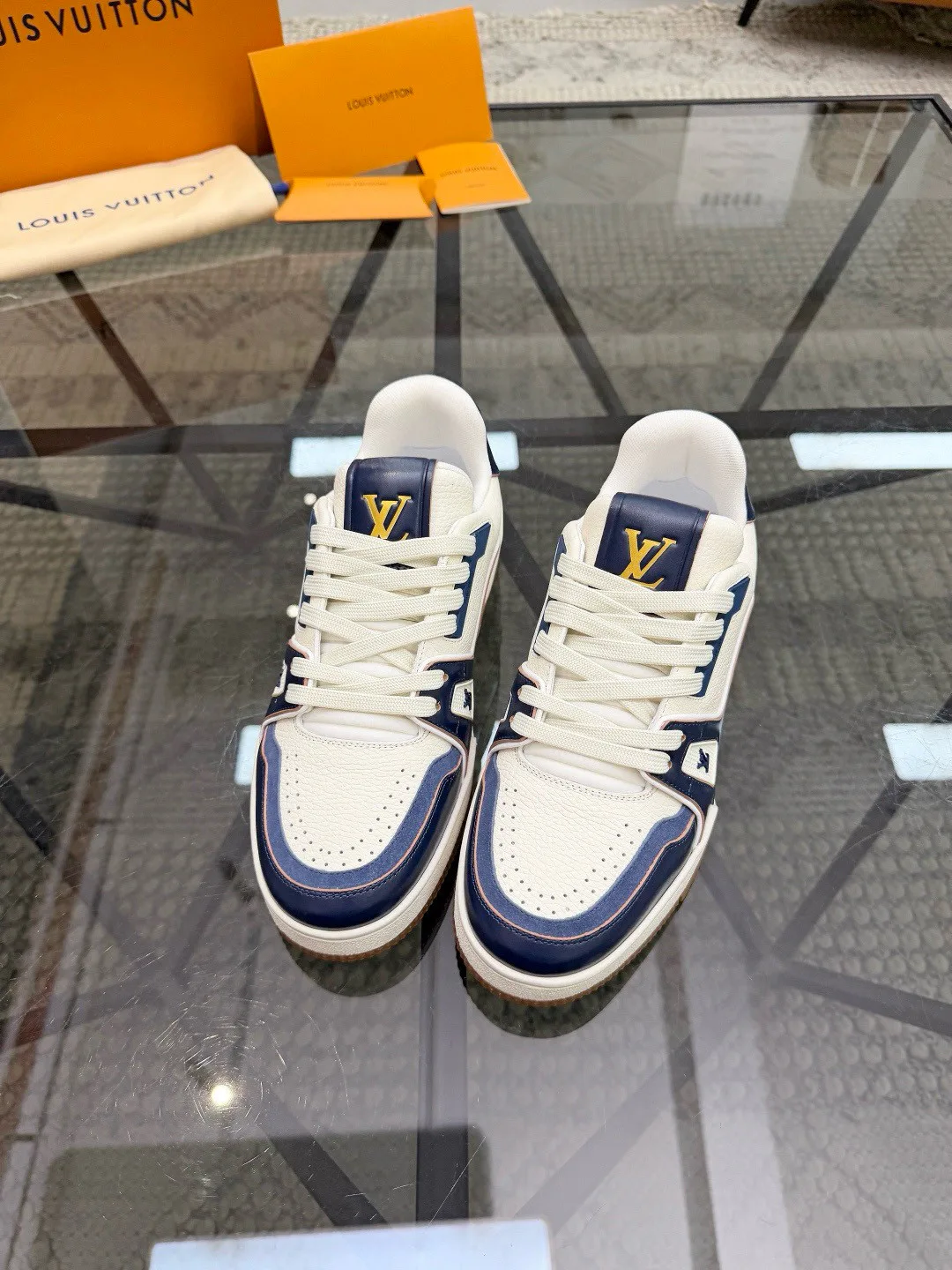 Кроссовки Женские Louis Vuitton 12785848