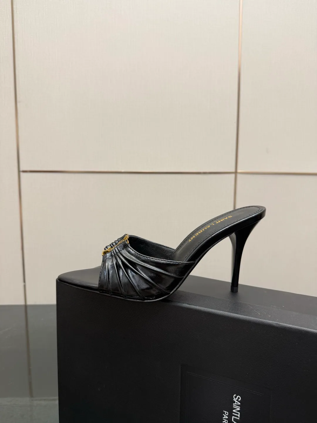 Босоножки Женские Saint Laurent 13164420