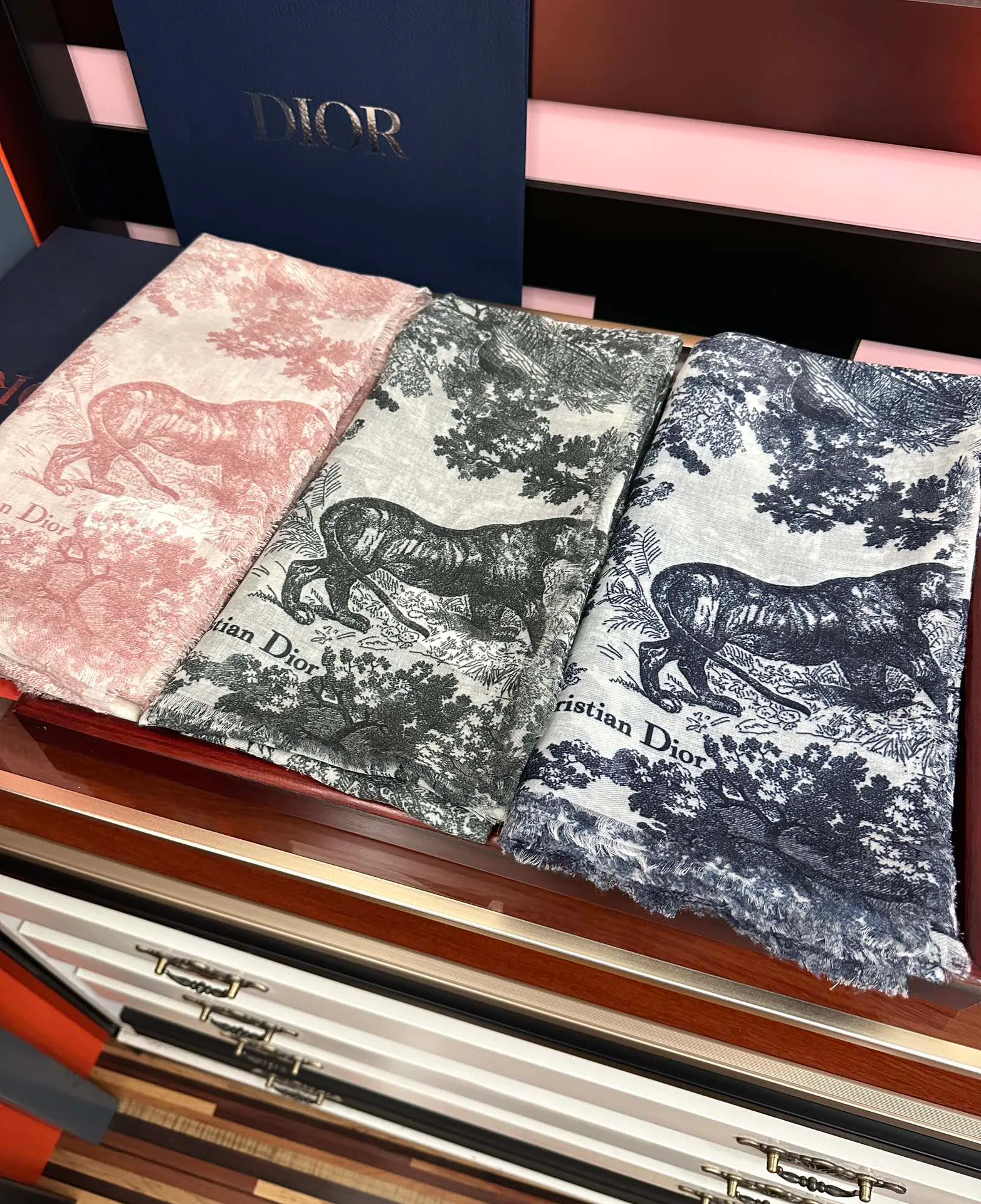 Шарфы Christian Dior 4738542