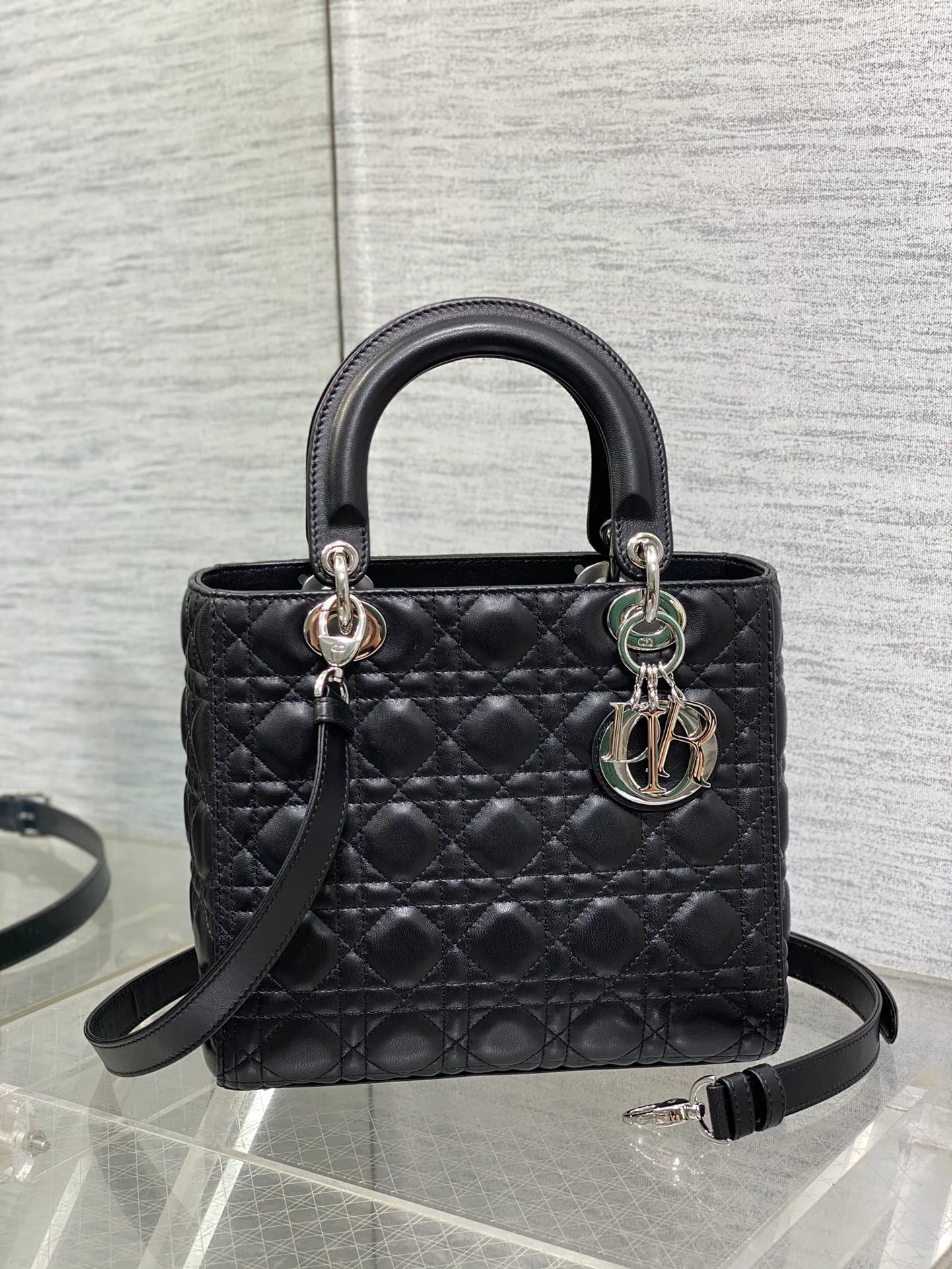 Классические Сумки Женские Christian Dior 11685136