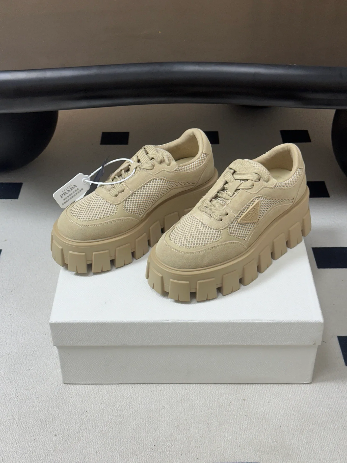 Кроссовки Женские Prada 18049585